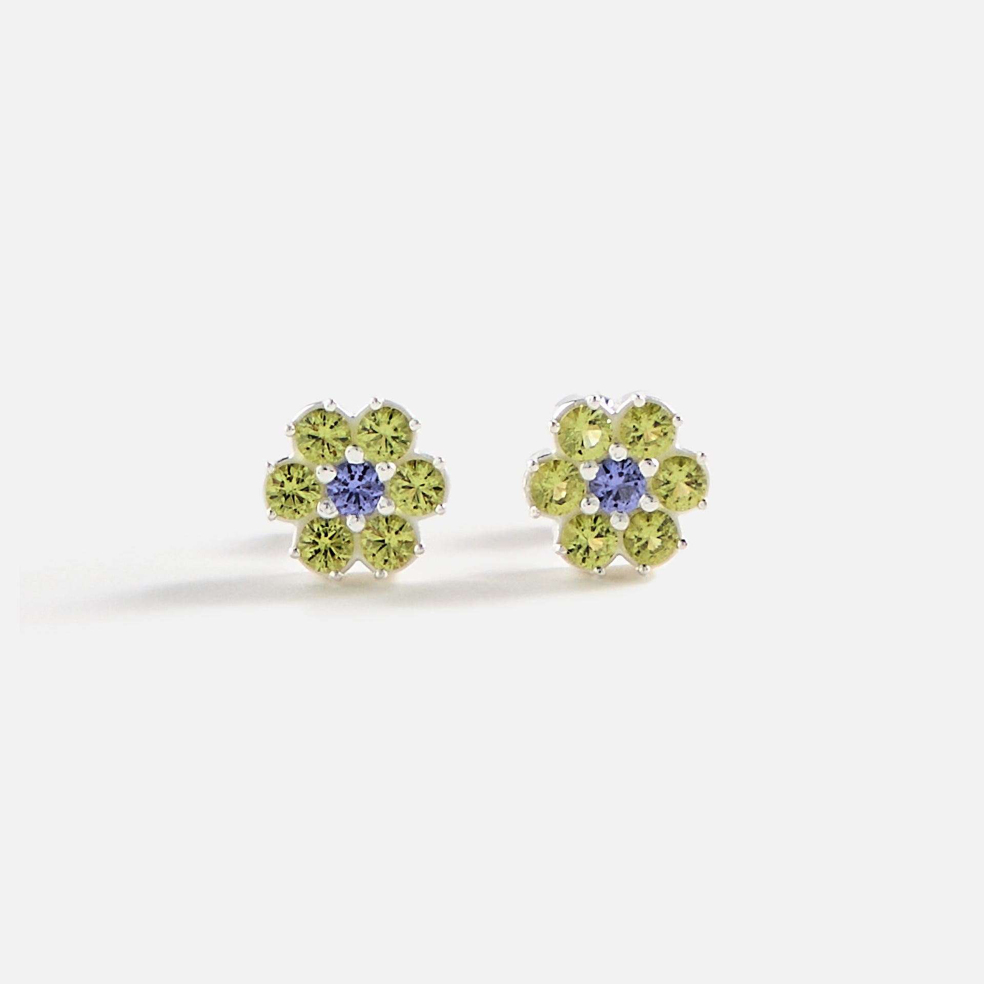 Hatton Labs Daisy Earrings - Peridot / Tanzanite