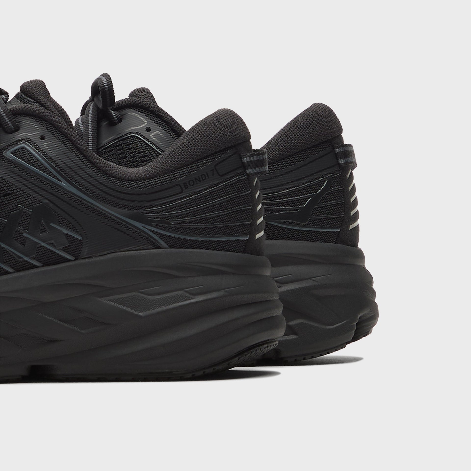 HOKA WMNS Bondi 7 - Black / Black