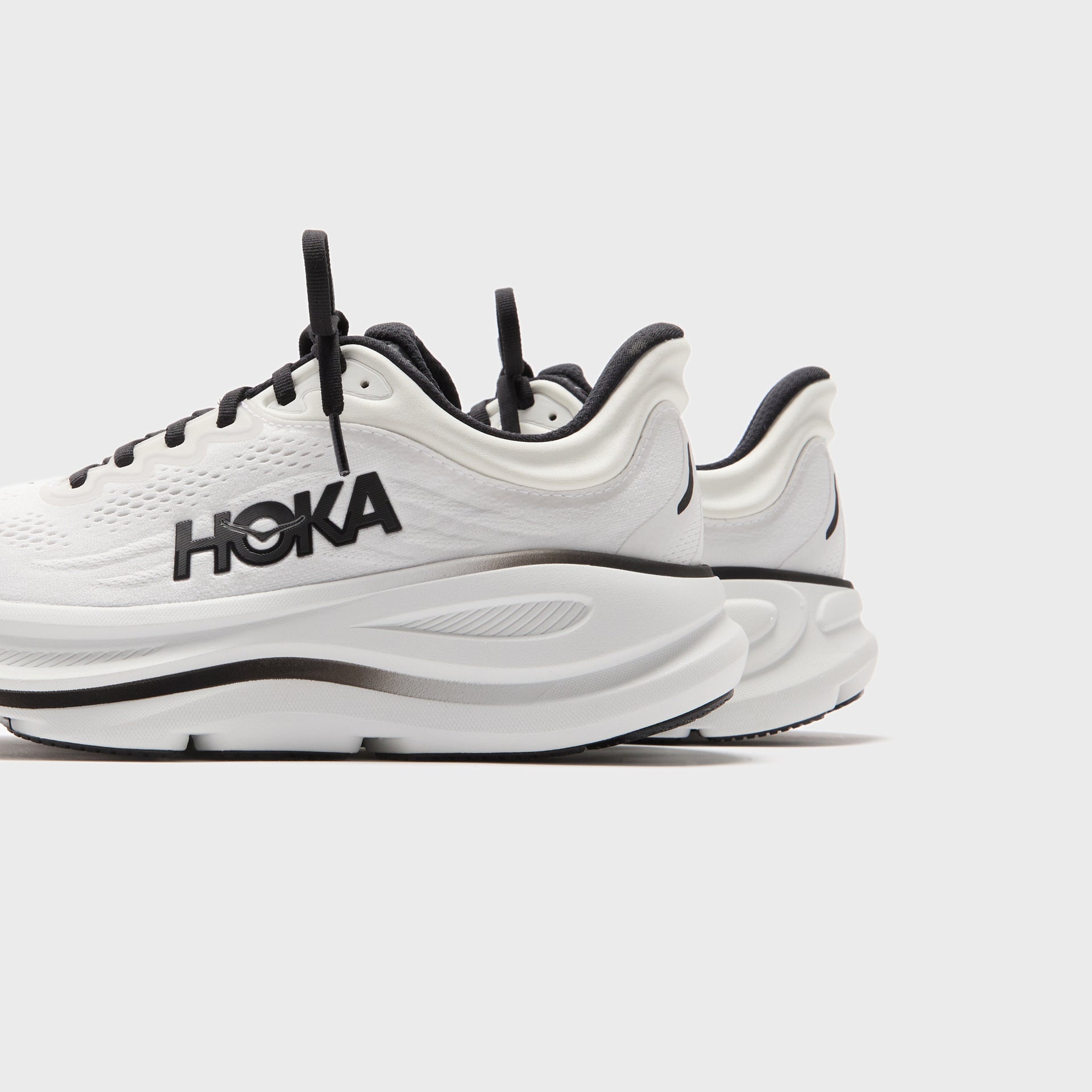 HOKA Bondi 9 - White / Black