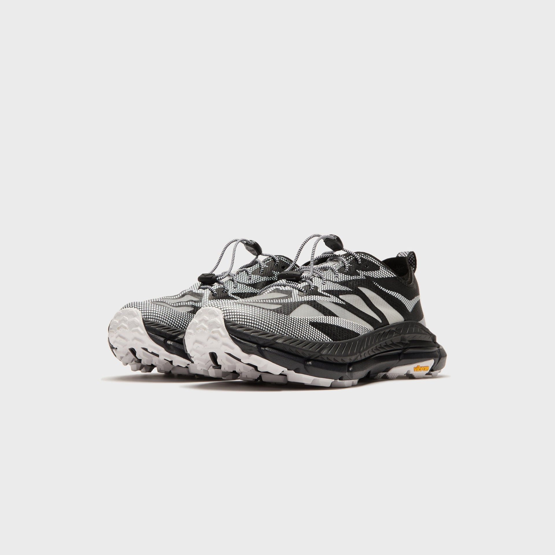 HOKA U Mafate Speed 4 Lite Ts - Black / White
