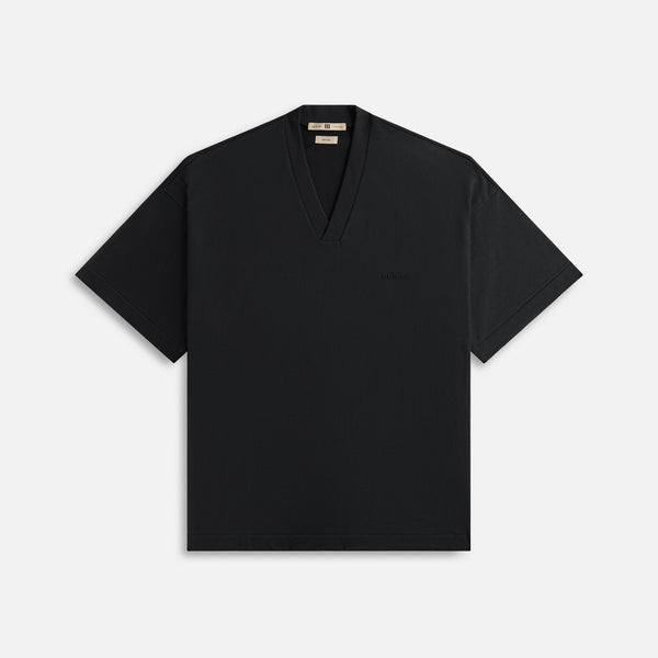 人気 ☆FEAROFGOD☆ V-NECK T-SHIRT SEAL - 24SS Fear of God Essentials SS24 V Neck T-Shirt 'Seal' 125SP244215F