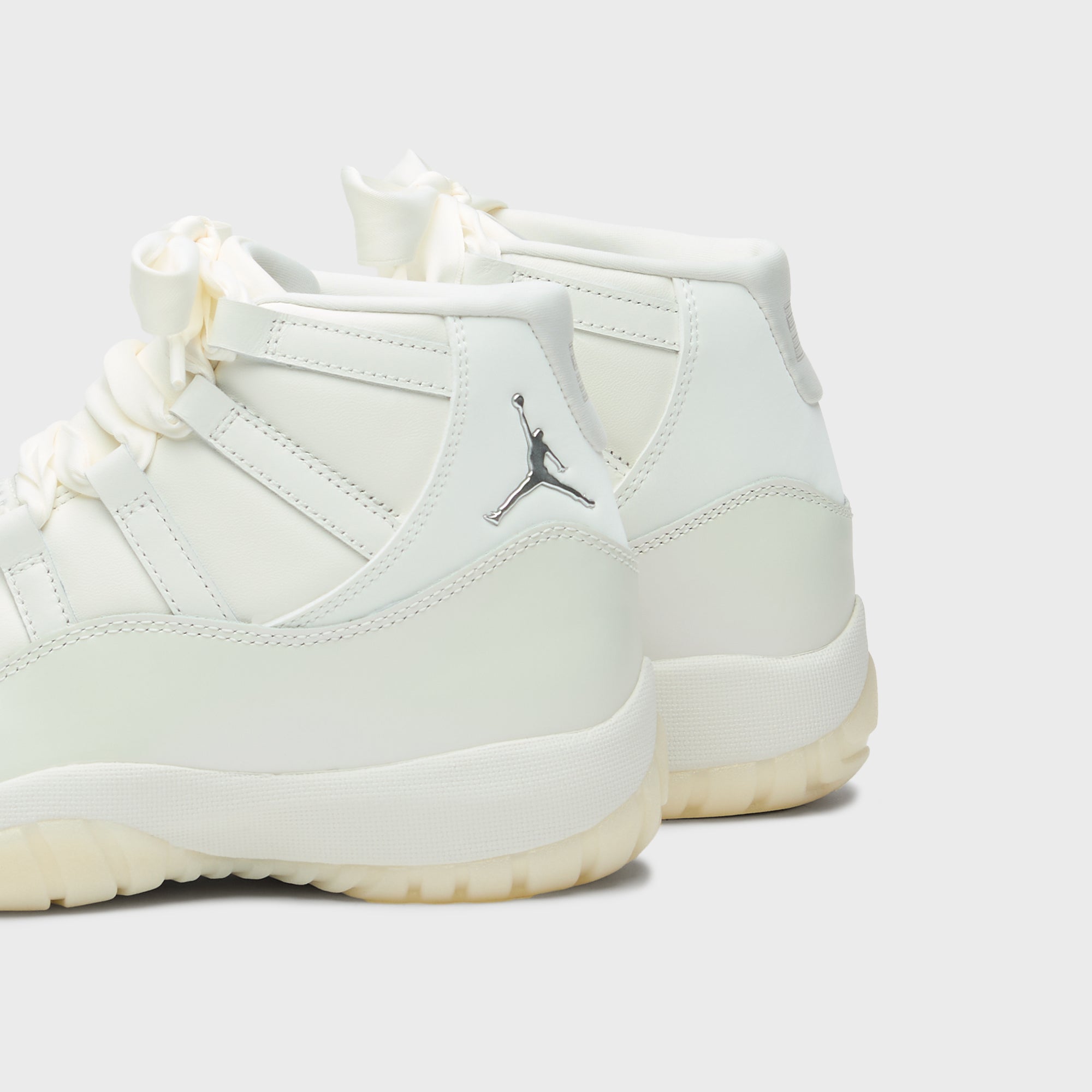 Jordan WMNS Air Jordan 11 Retro - Sail / White / Metallic Silver