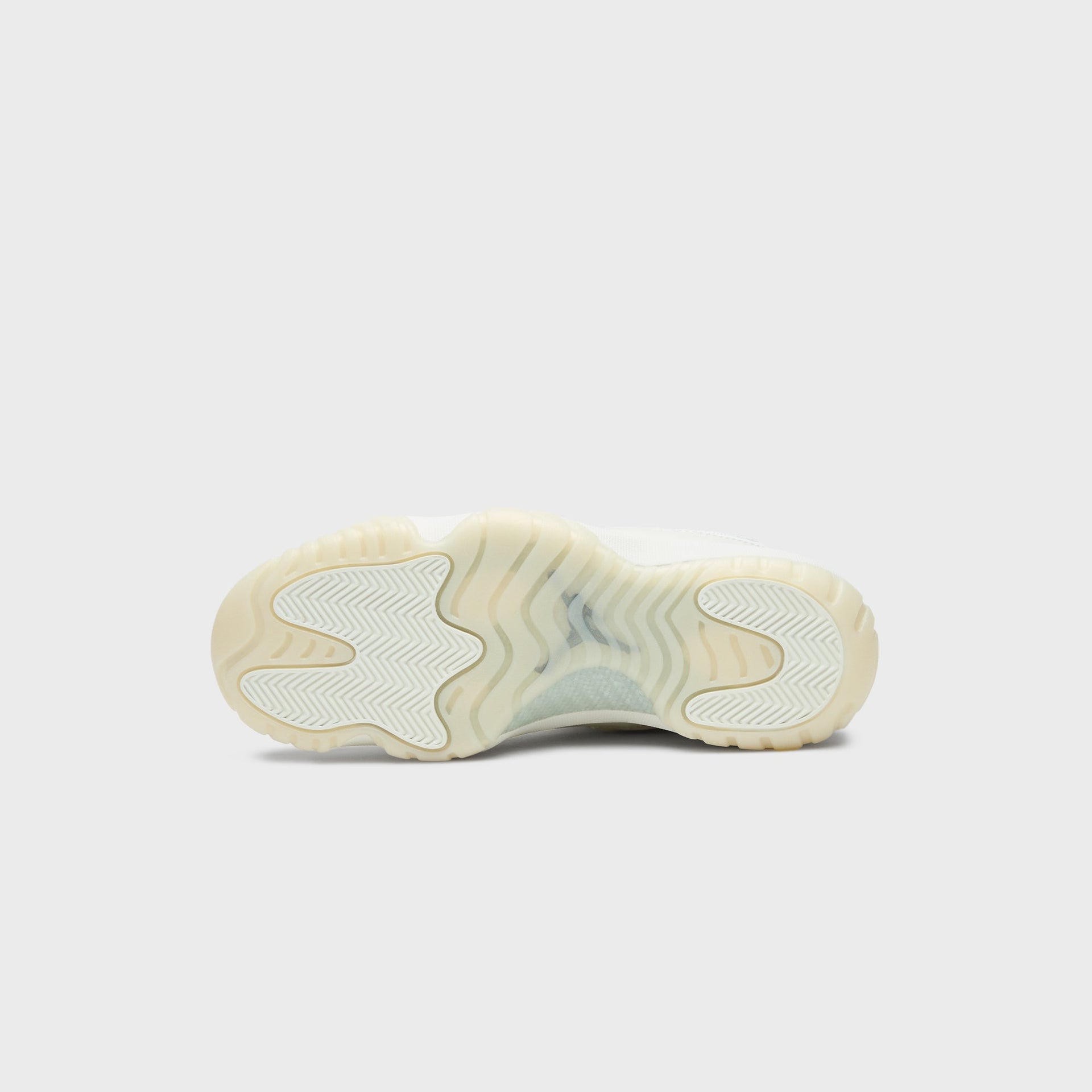 Jordan WMNS Air Jordan 11 Retro - Sail / White / Metallic Silver / Pearl Grey