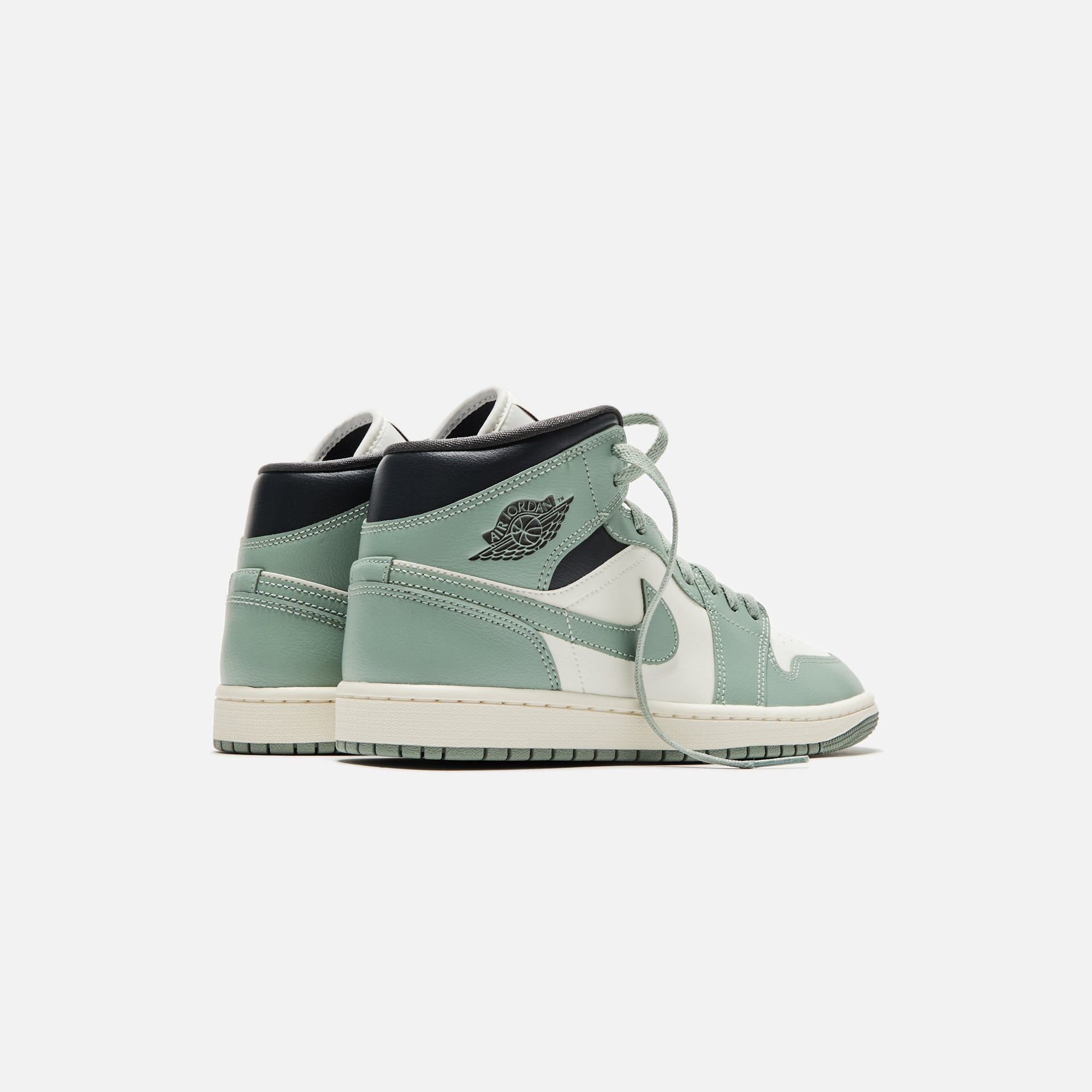 Jordan WMNS Air Jordan 1 Mid - Sail / Jade Smoke / Anthracite