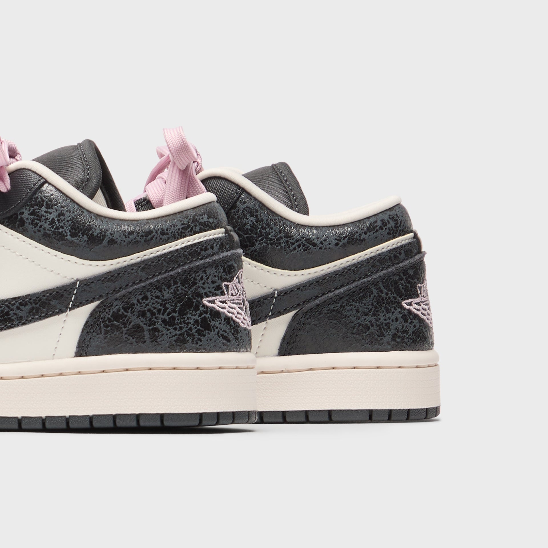 Jordan WMNS Air Jordan 1 Low - Iced Carmine / White / Elemental Pink / Sail