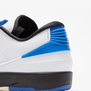 Nike WMNS Air Jordan 2 Retro Low - White / Varsity Royal / Black / Muslin