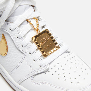 Nike WMNS Air Jordan blackwhite 1 High OG - White / Metallic Gold / Gum Light Brown