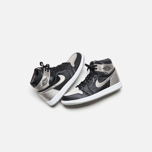 Jordan WMNS Air Jordan 1 Retro High OG - Black / Medium Grey / White