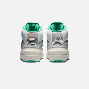 Nike WMNS Air Jordan 2 Retro - White / Crystal Mint / Metallic Red Bronze