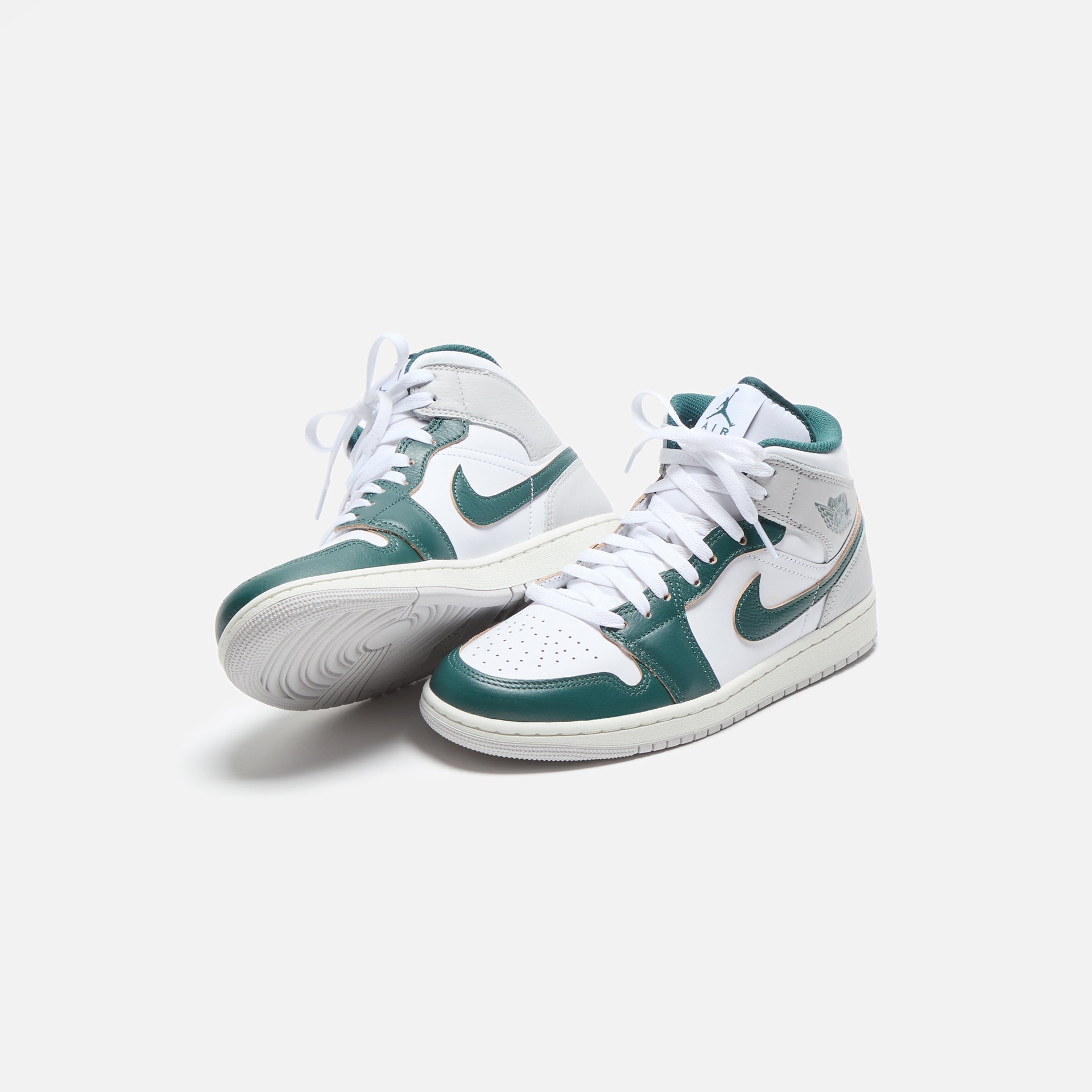 Jordan Air Jordan 1 Mid SE - White / Oxidized Green / Sail / Neutral Grey