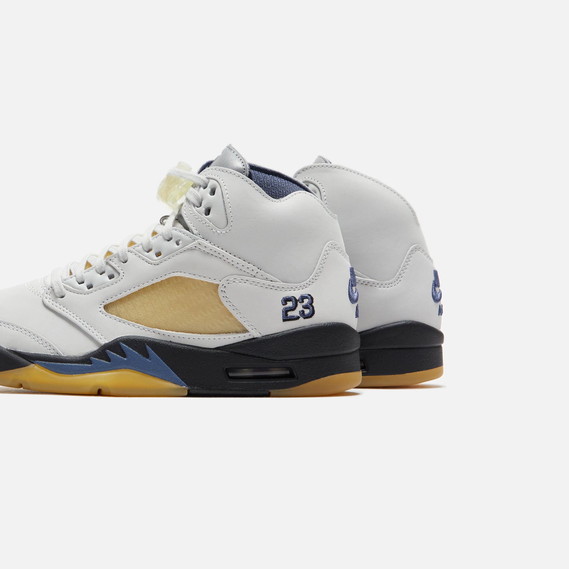 Jordan x A Ma Maniére WMNS Air Jordan 5 Retro - Photon Dust / Black-Diffused Blue / Pale Ivory