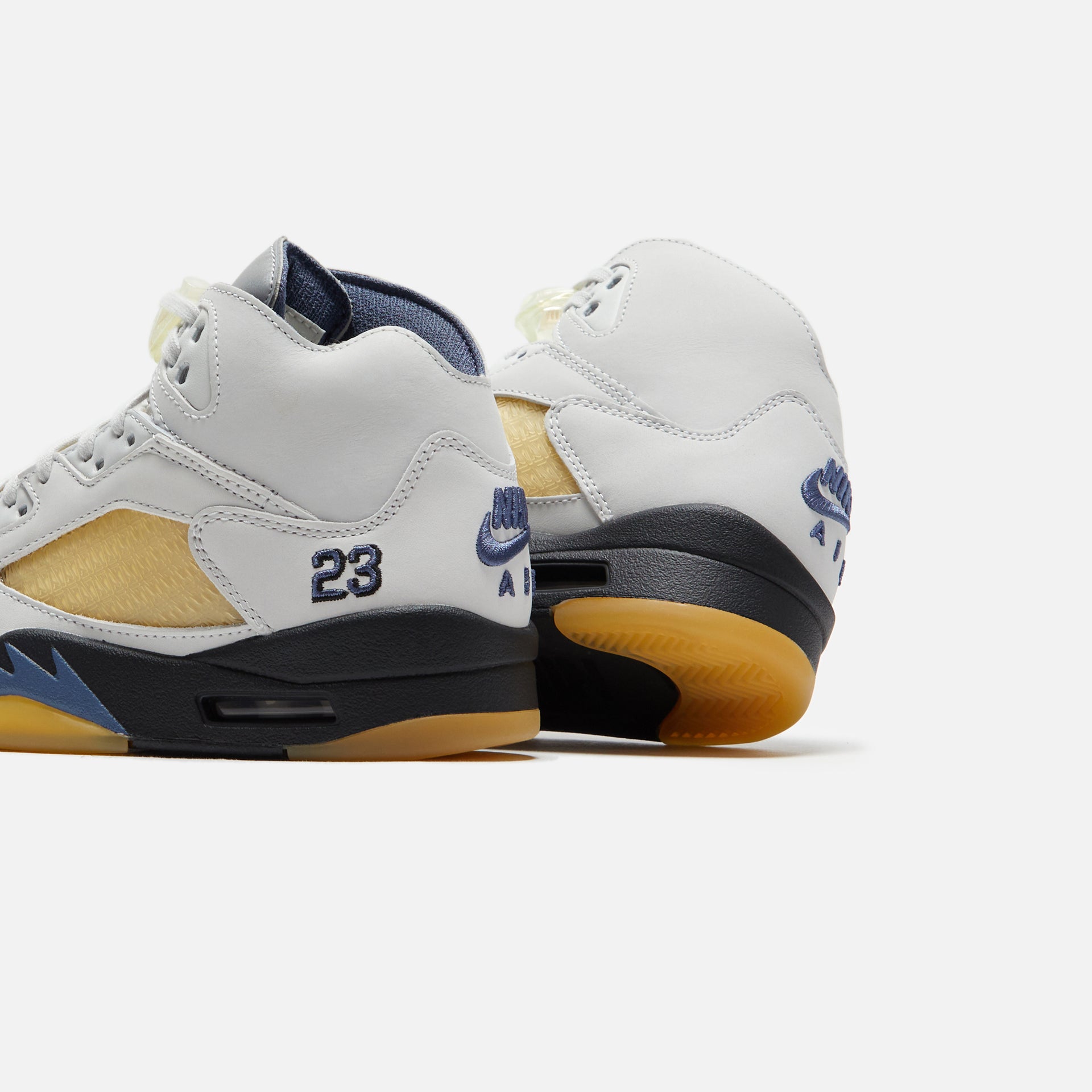 Jordan x A Ma Maniére WMNS Air Jordan 5 Retro - Photon Dust / Black-Diffused Blue / Pale Ivory