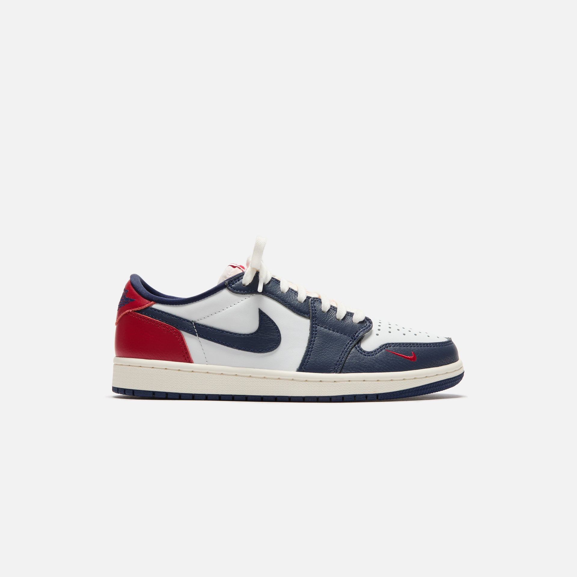 Jordan Air Jordan 1 Low OG - White / Gym Red / Midnight Navy / Neutral Grey / Sail / Muslin