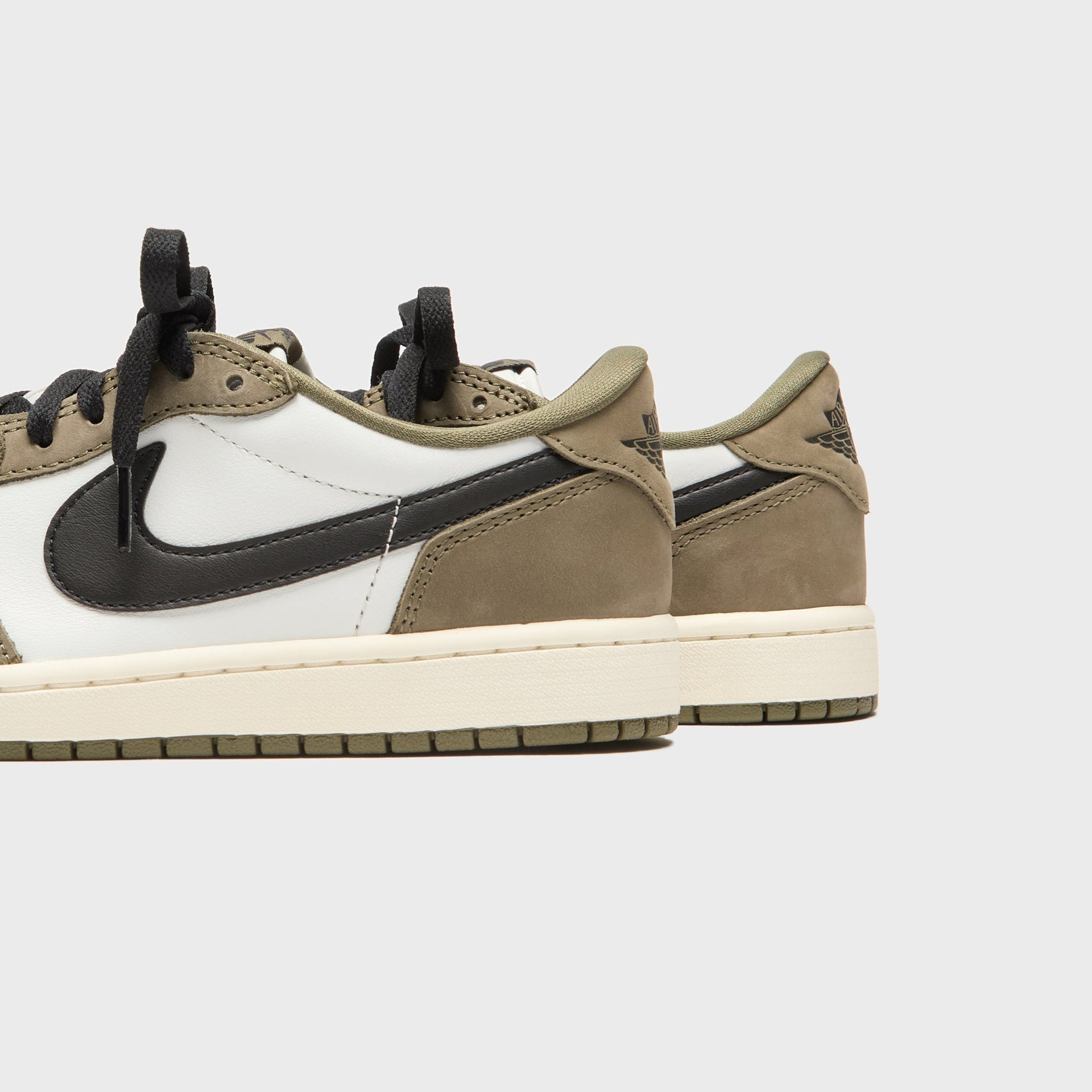 Jordan Air Jordan 1 Retro Low - Medium Olive / Summit White / Sail / Black