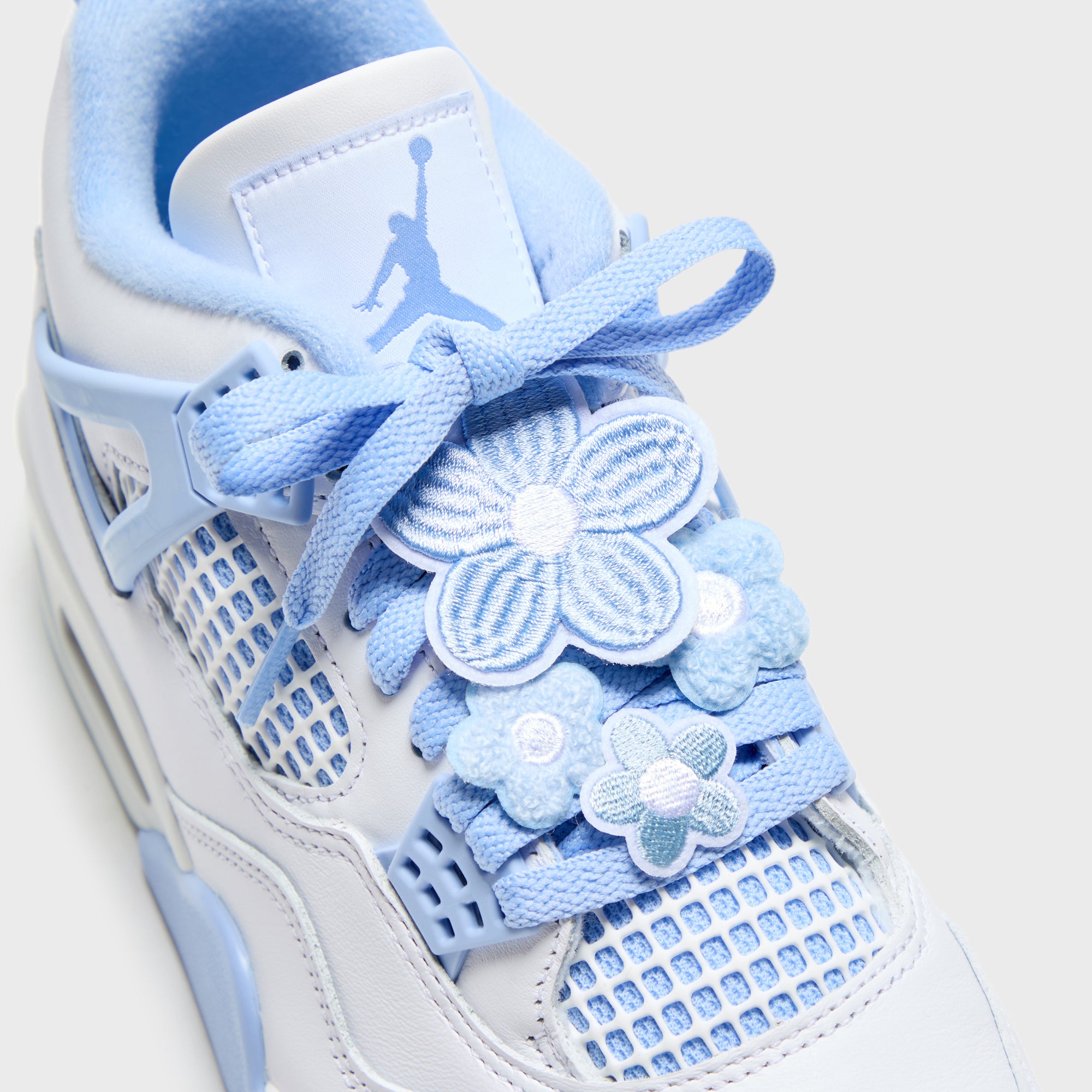 Jordan WMNS Air Jordan 4 Retro - White / Aluminum / Blue