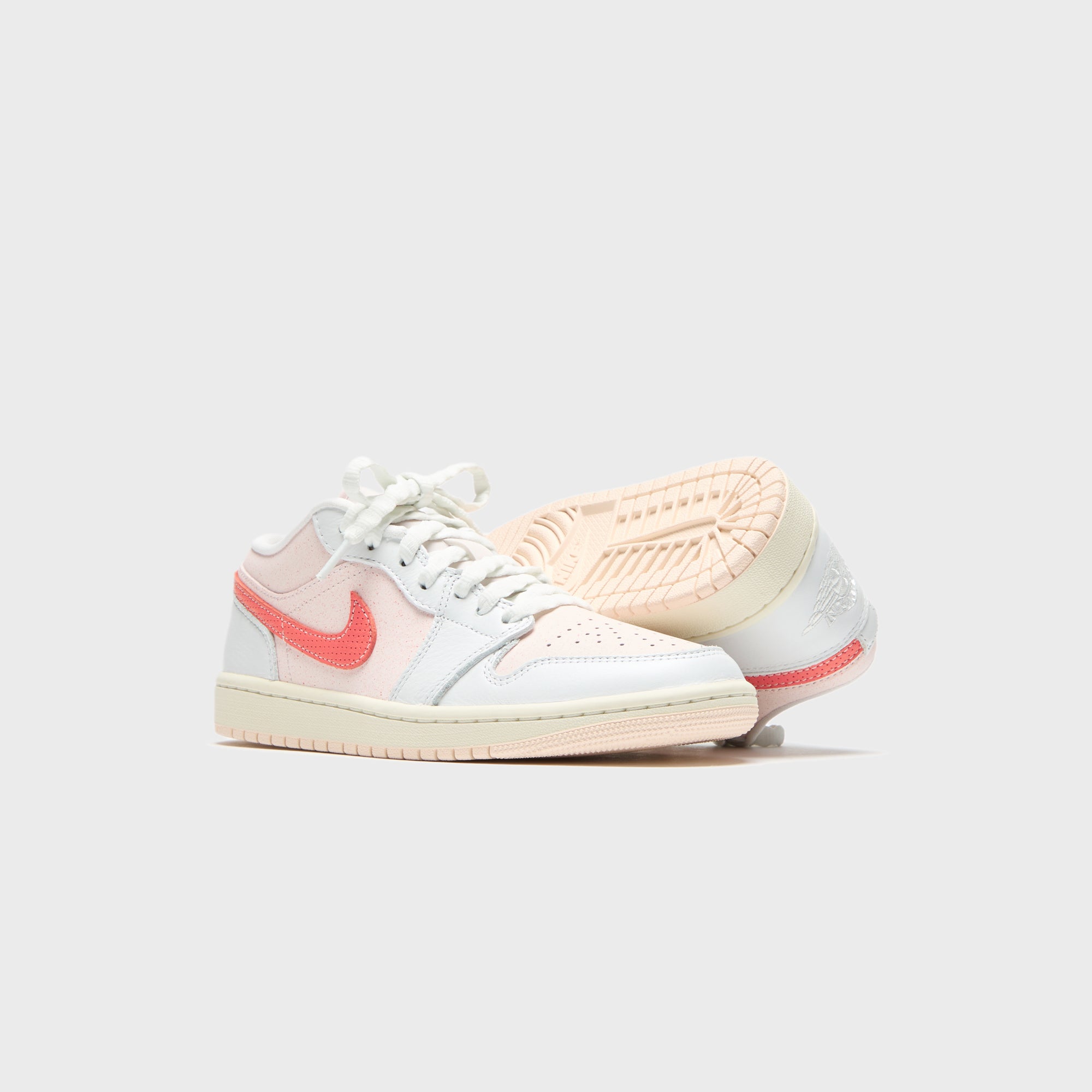 Air Jordan 1 Low ピンク/ホワイト NEW Nike Air Jordan 1 Low 'Fire Pink/White' | GS Sizes 3.5Y