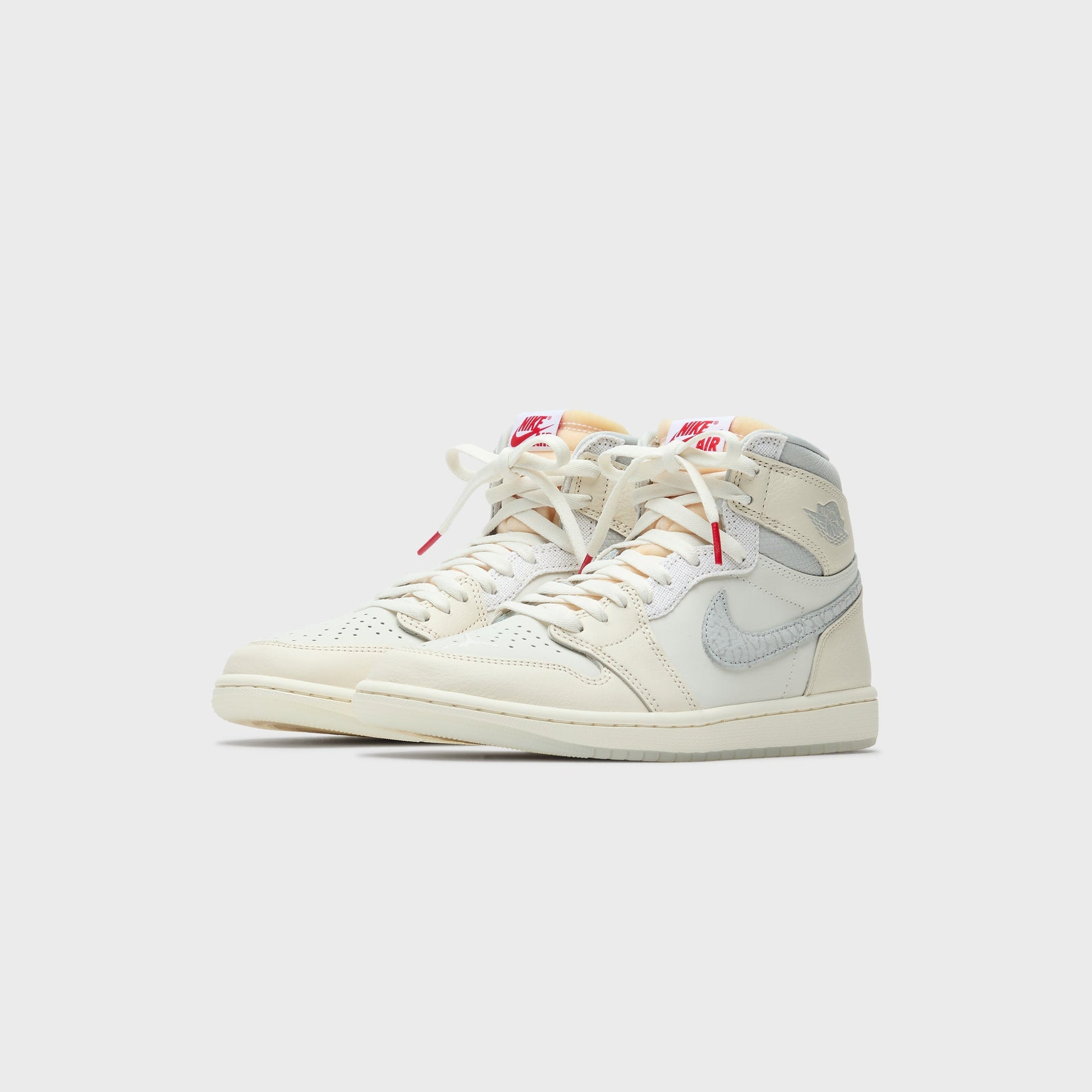 Jordan Air Jordan 1 Retro High OG - Sail / University Red / Pale Ivory / Coconut Milk / Phantom