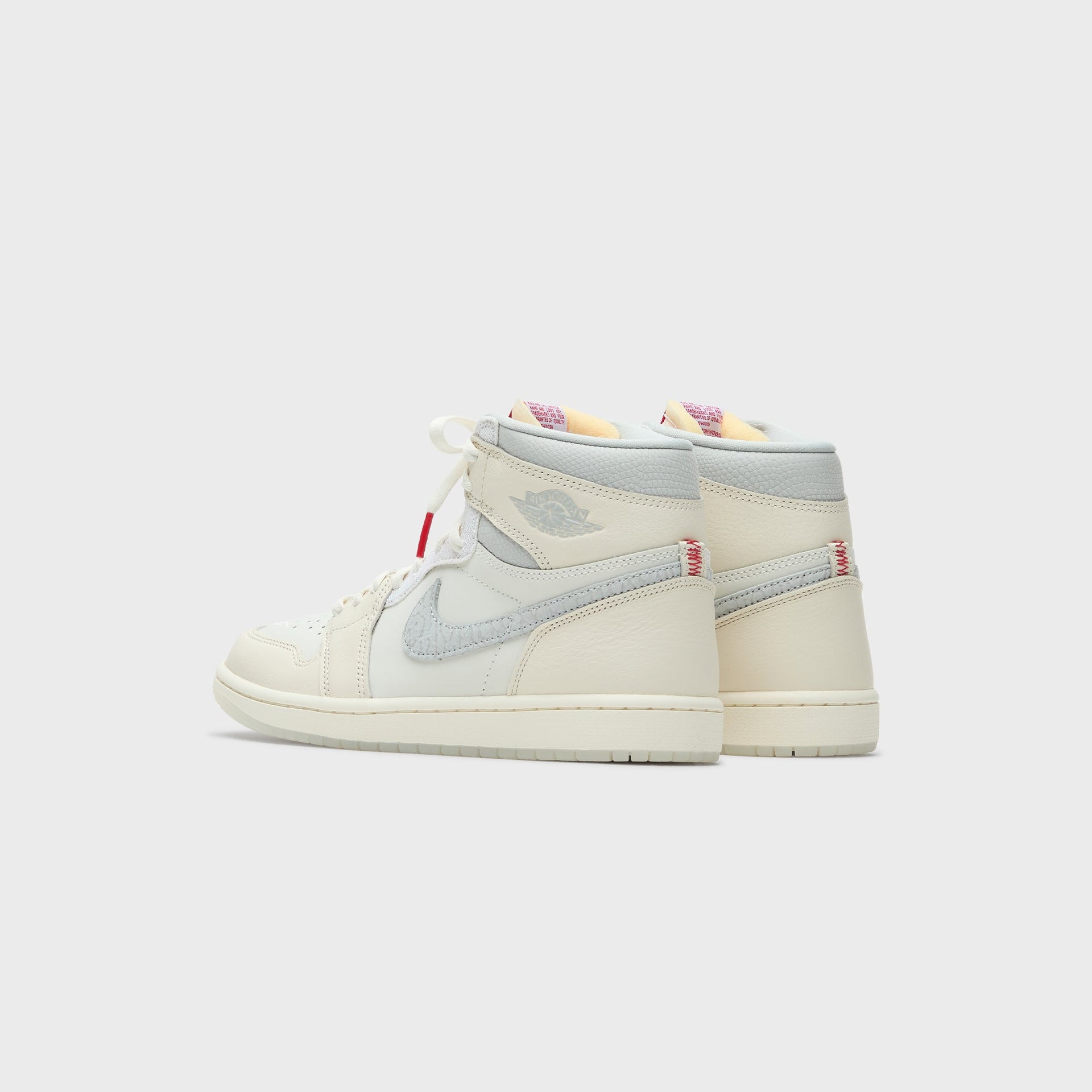 Jordan Air Jordan 1 Retro High OG - Sail / University Red / Pale Ivory / Coconut Milk / Phantom