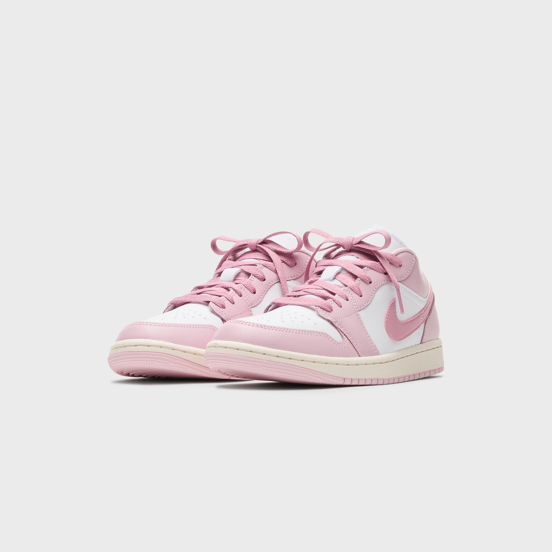 Jordan WMNS Air Jordan 1 Low SE - Anthracite / Sail / Coconut Milk / Iced Carmine