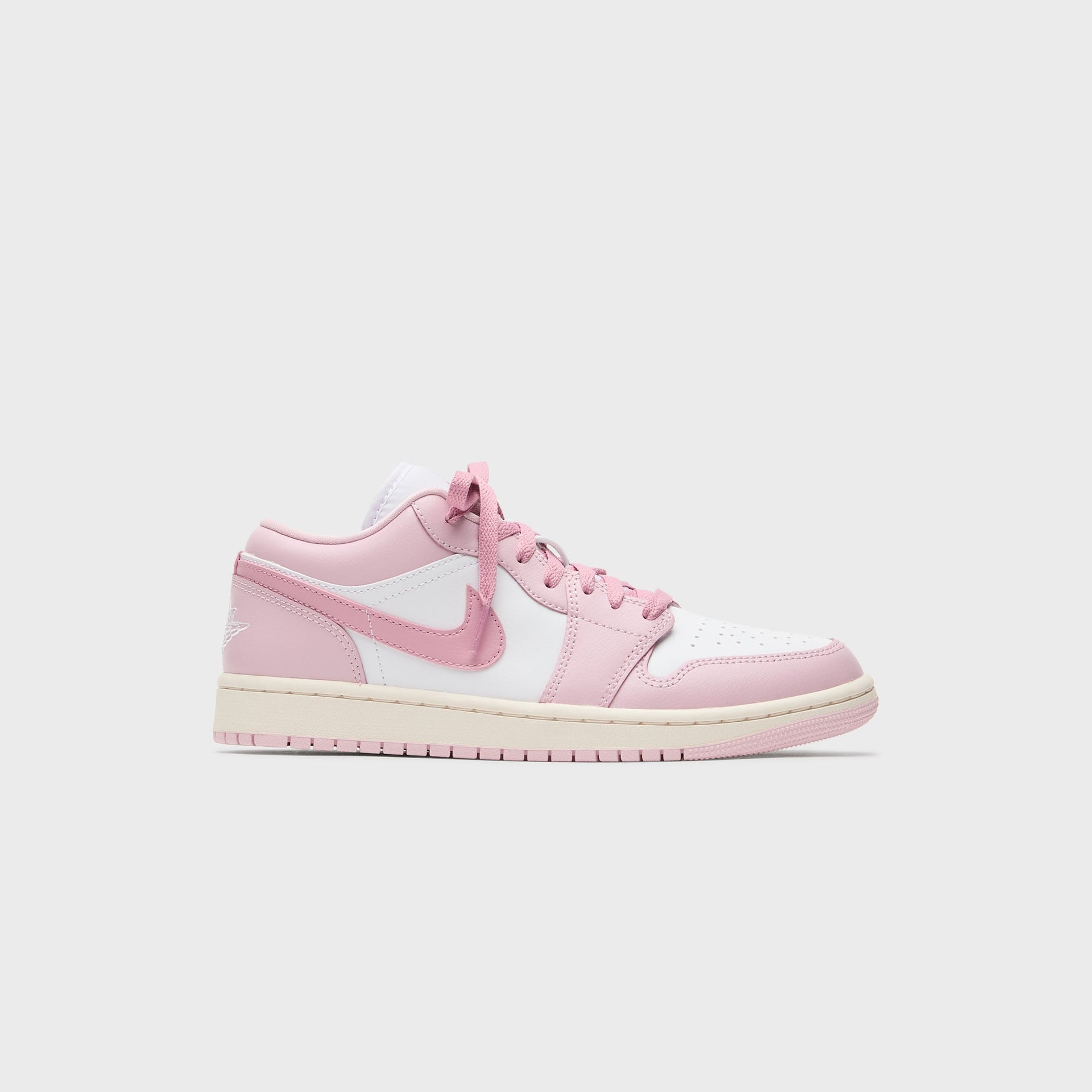Jordan WMNS Air Jordan 1 Low SE - Anthracite / Sail / Coconut Milk / Iced Carmine