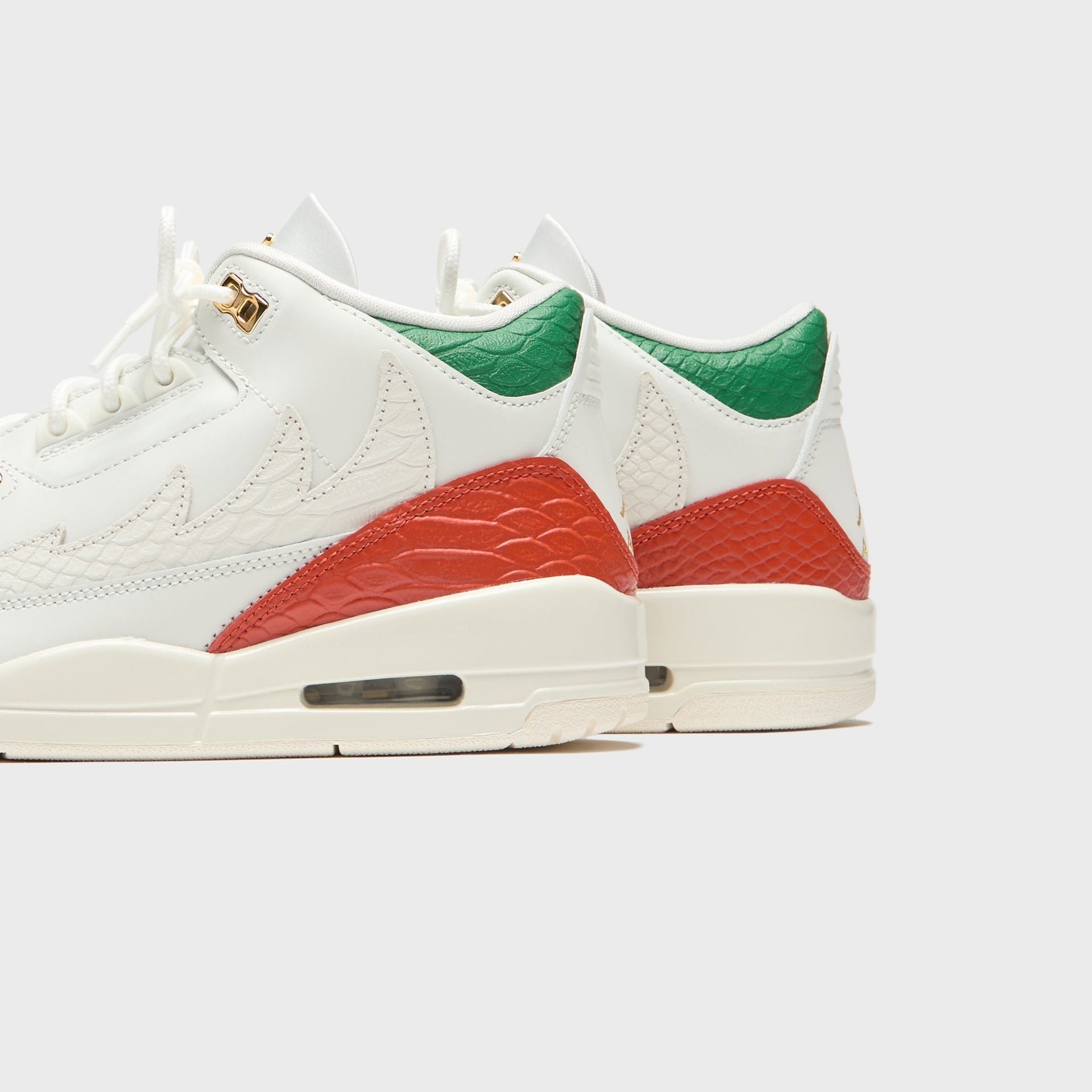 Nike Air Jordan 3 Retro - Summit White / Metallic Gold / Pine Green