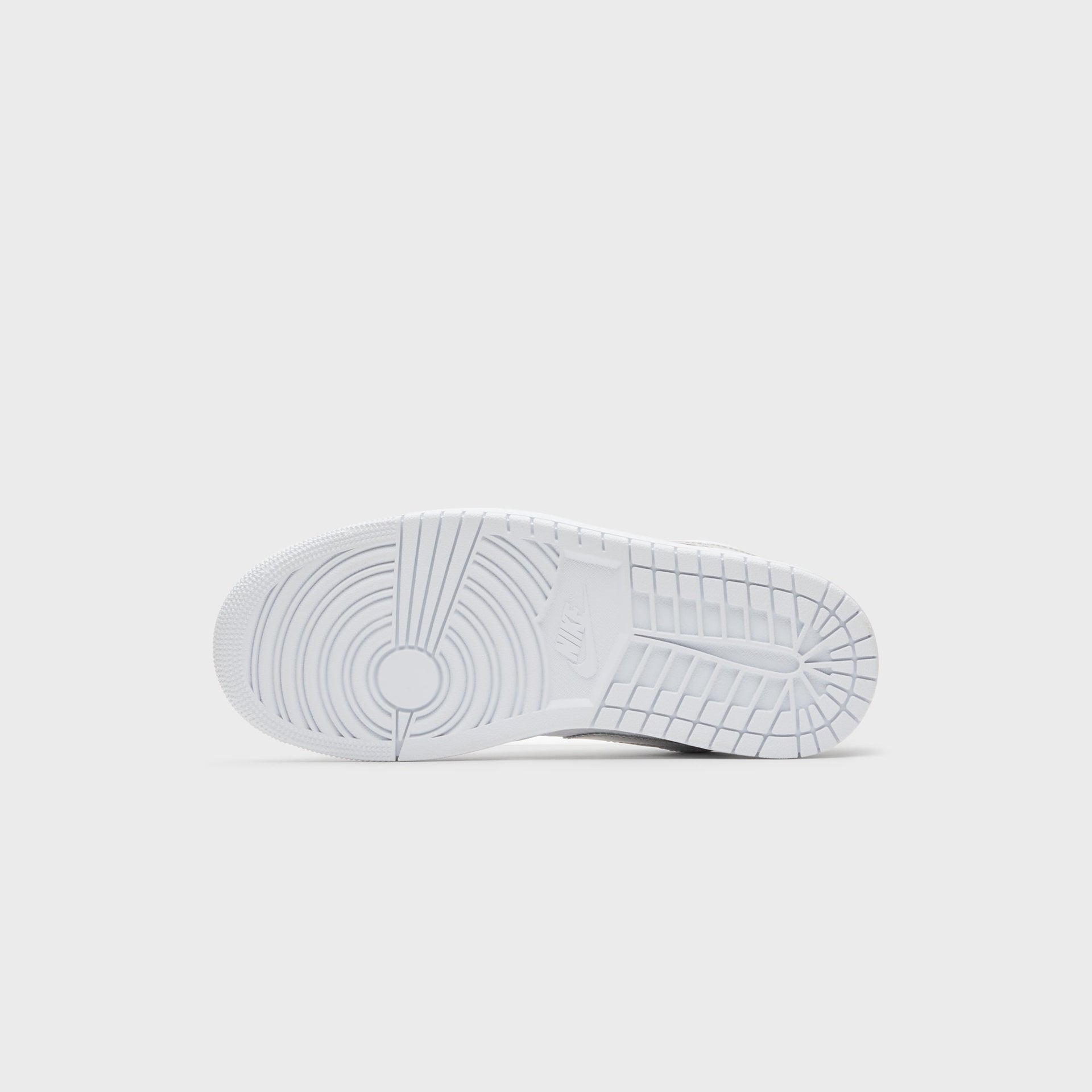 Jordan WMNS Air Jordan 1 Low SE - White / Metallic Silver