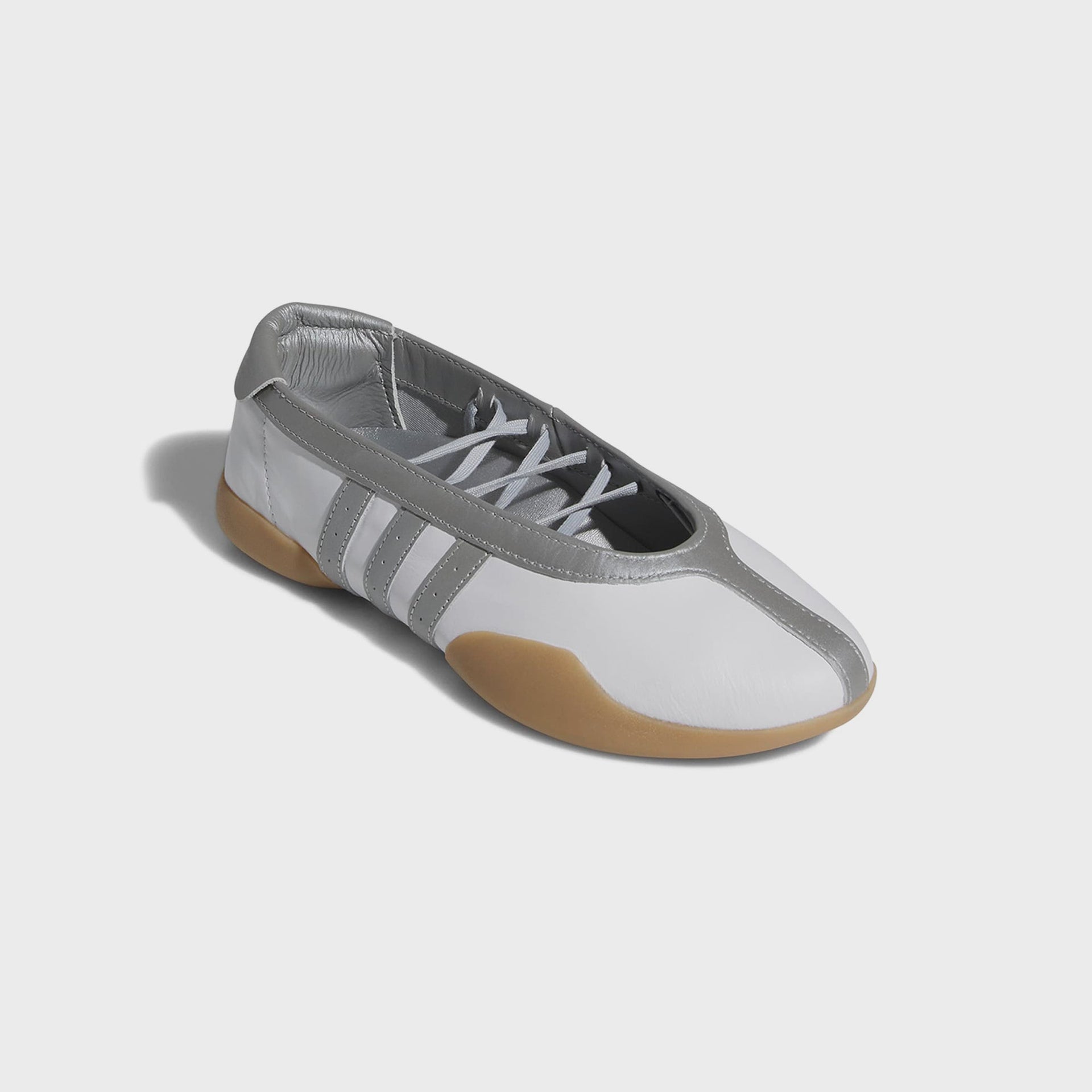 adidas WMNS Taekwondo Mei Ballet - Cloud White / Silver Metallic / Gum