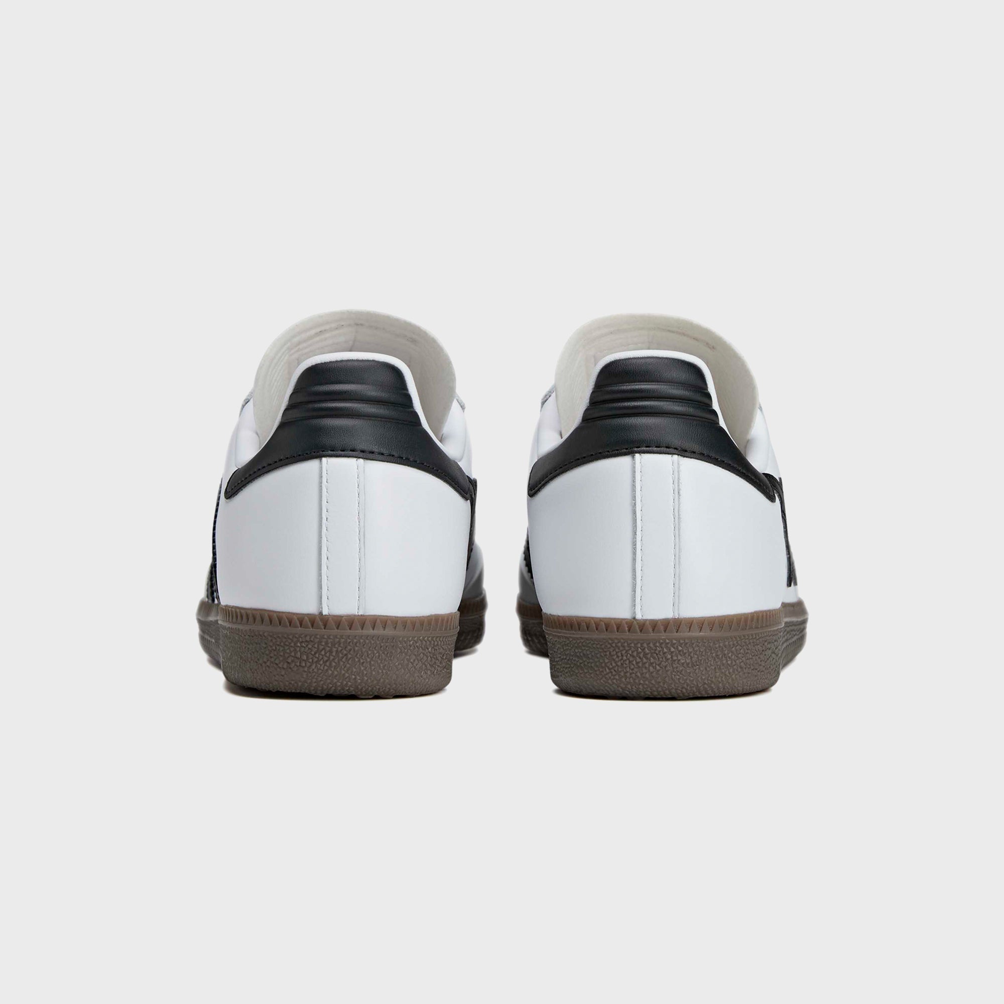 Samba BAPE ホワイト/ブラック Adidas x Bape Samba Black White Gum – Puffer Reds