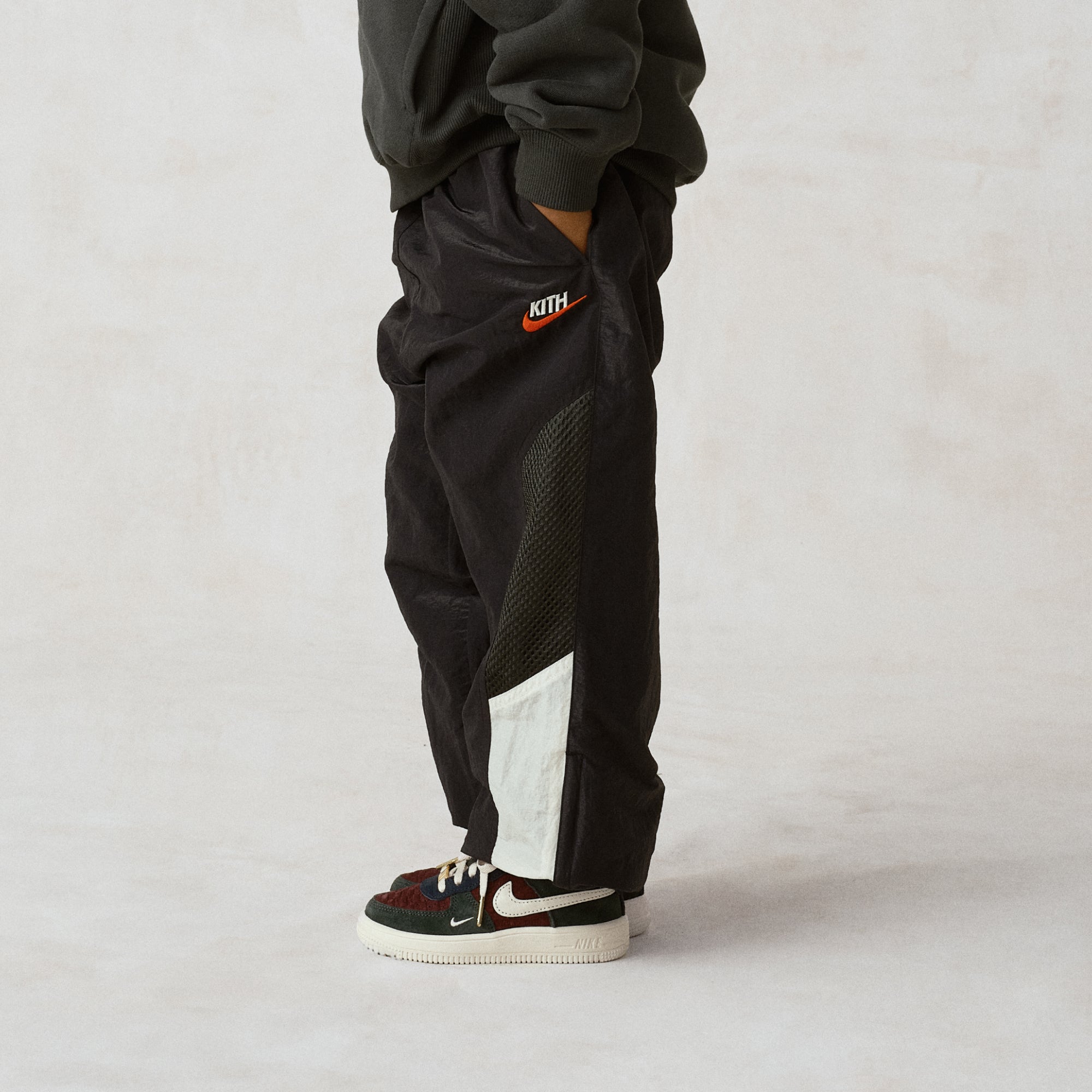 Kith Wrinkle Nylon Mercer 8 Pant - Black
