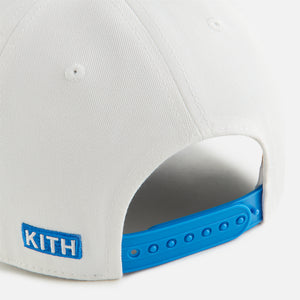 Disney | Kith Kids for Donald Duck Gwynn Pinch Crown Snapback - White