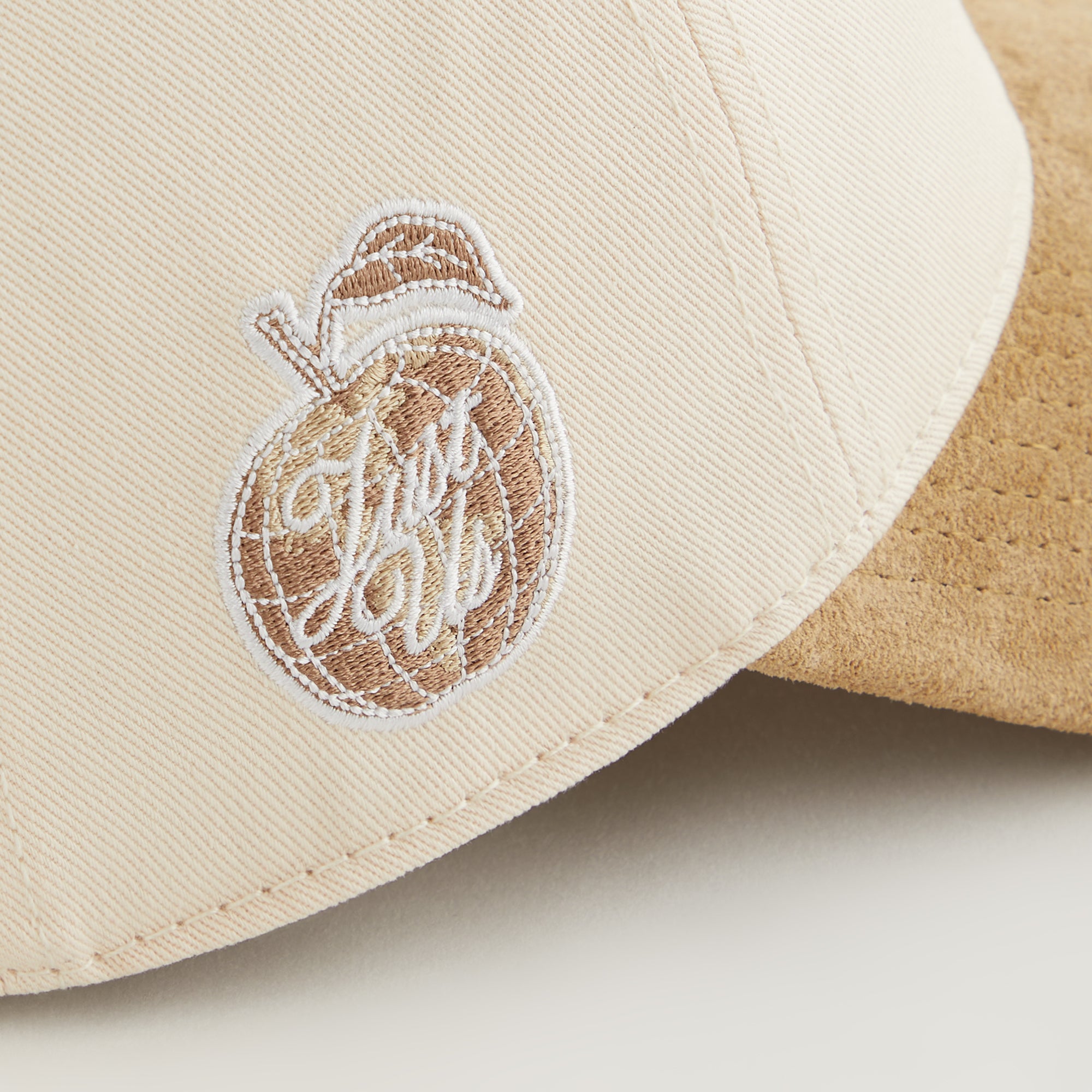 送料関税込み KITH NYC Twill Pinch Crown Sandrift Kith Kids Just Us Pinch Crown Snapback - Sandrift