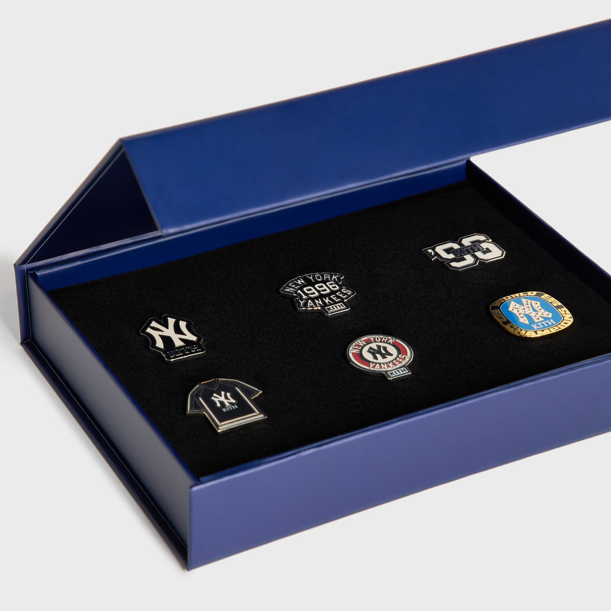 Kith for the New York Yankees Set of 6 Pin Set - Multi