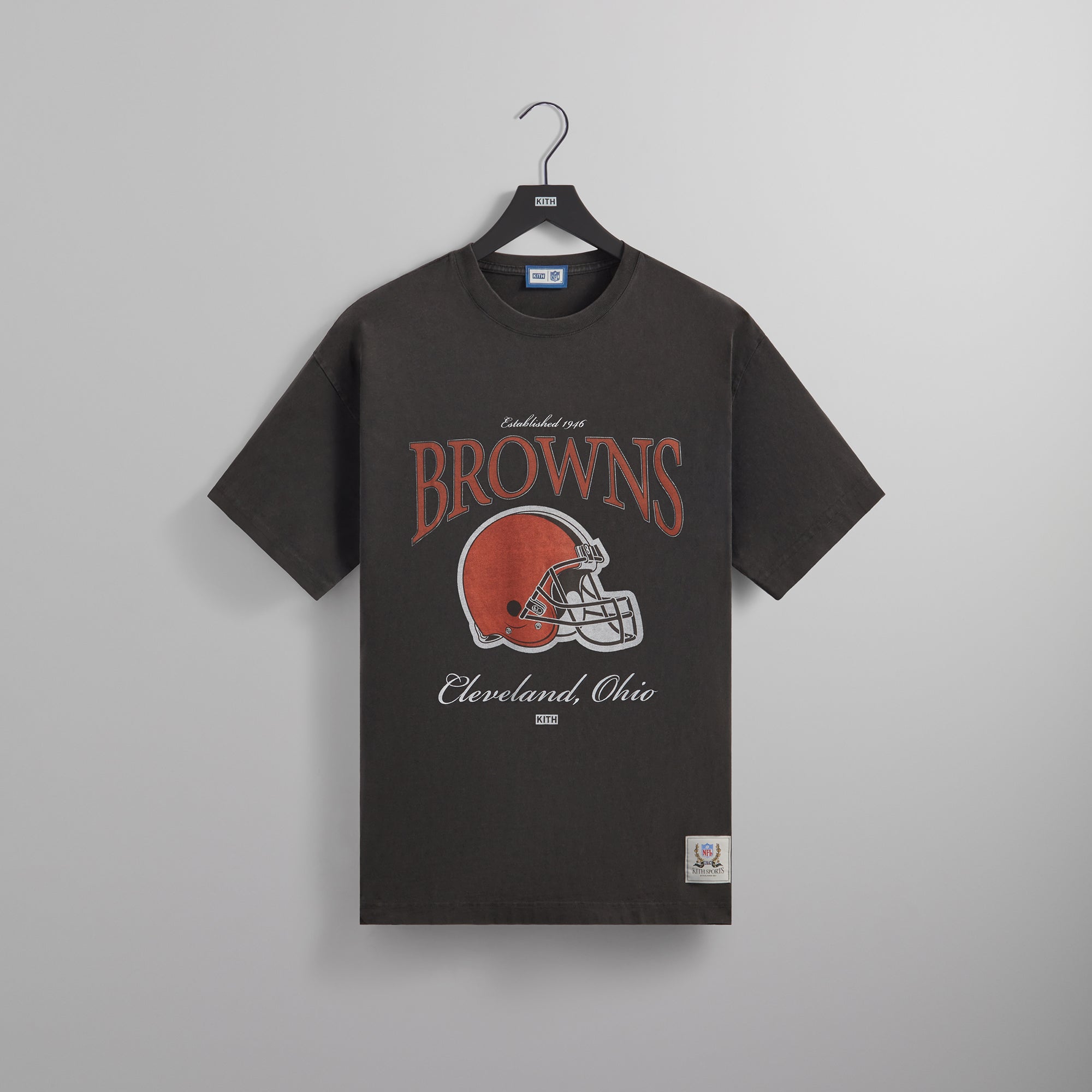 Vintage Cleveland Browns Retro Style Football Shirt - Print your thoughts.  Tell your stories.