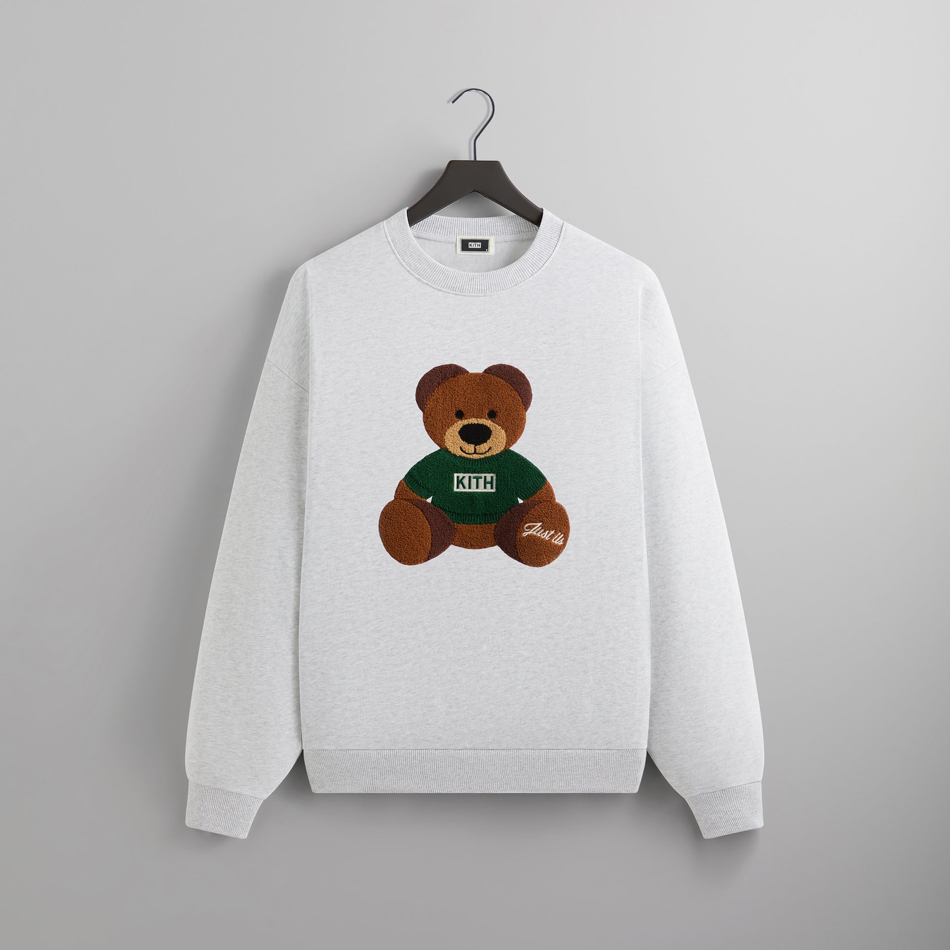 UrlfreezeShopsmas Teddy Nelson Crewneck - Light Heather Grey