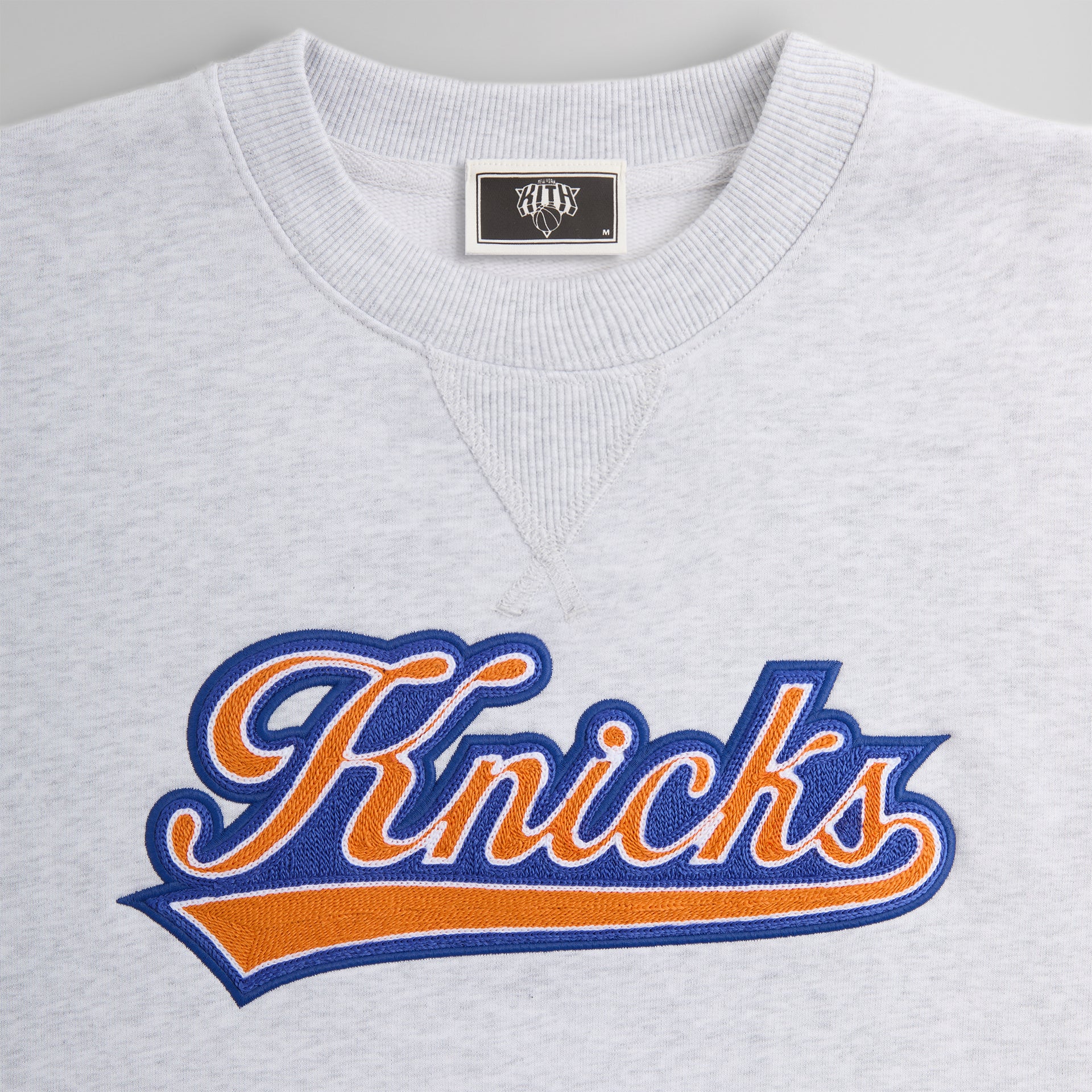 Kith for the New York Knicks Script Vintage Nelson Crewneck - Light Heather Grey