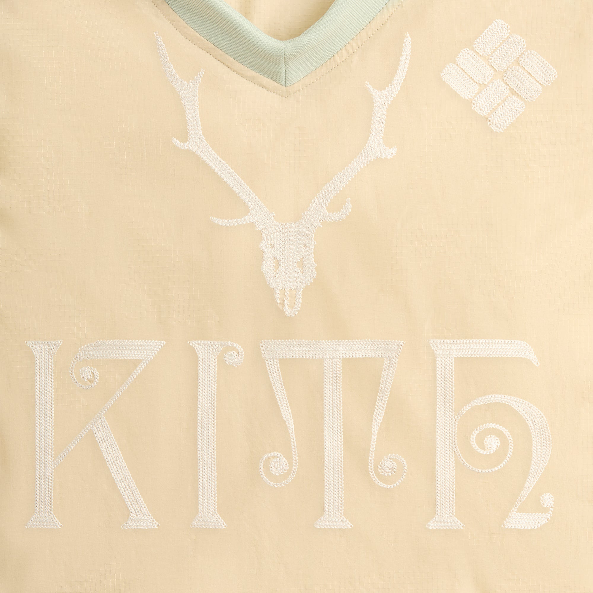 trefoil　kithピンバッチ8個セット Kith for the New York Knicks Ball Nylon Quarter Zip - Black