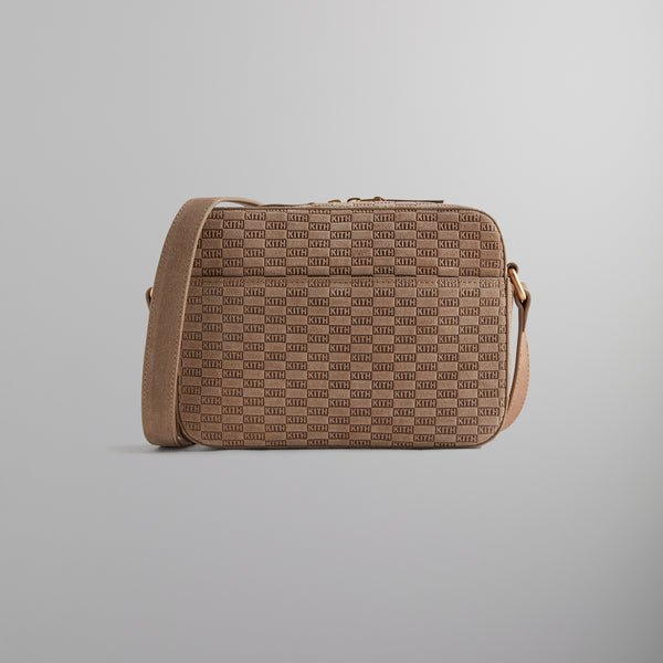 関送込★【KITH NYC】モノグラム スエード カメラ クロスボディ KHM040148-209-FRONT_grande.jpg