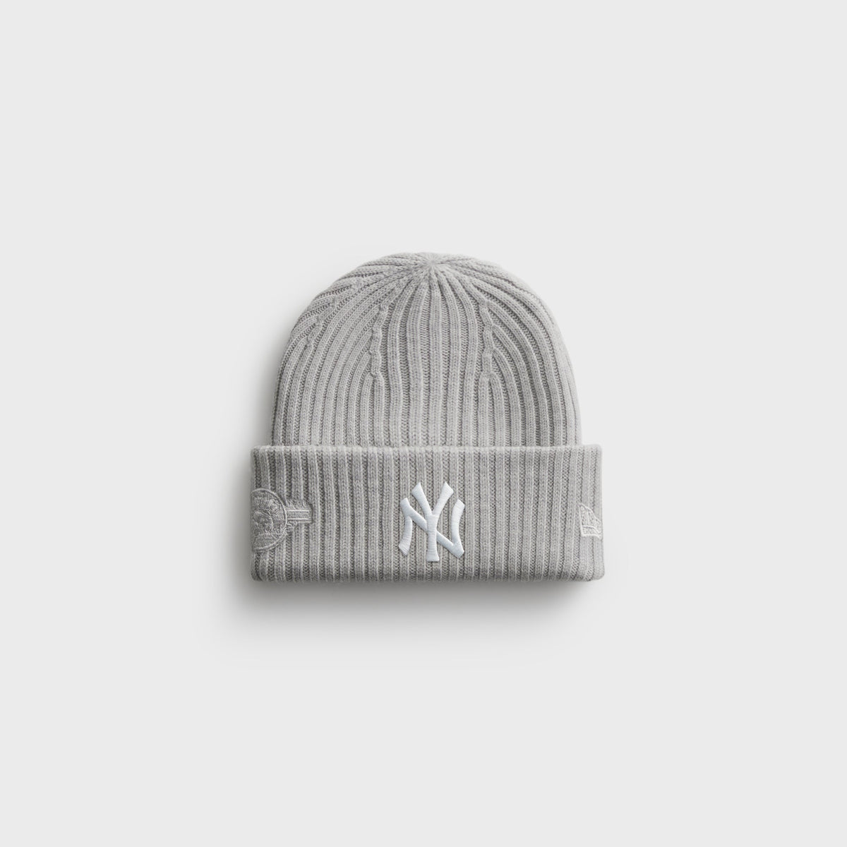 Kith & New Era for the New York Yankees Knit Beanie - Light Heather Grey
