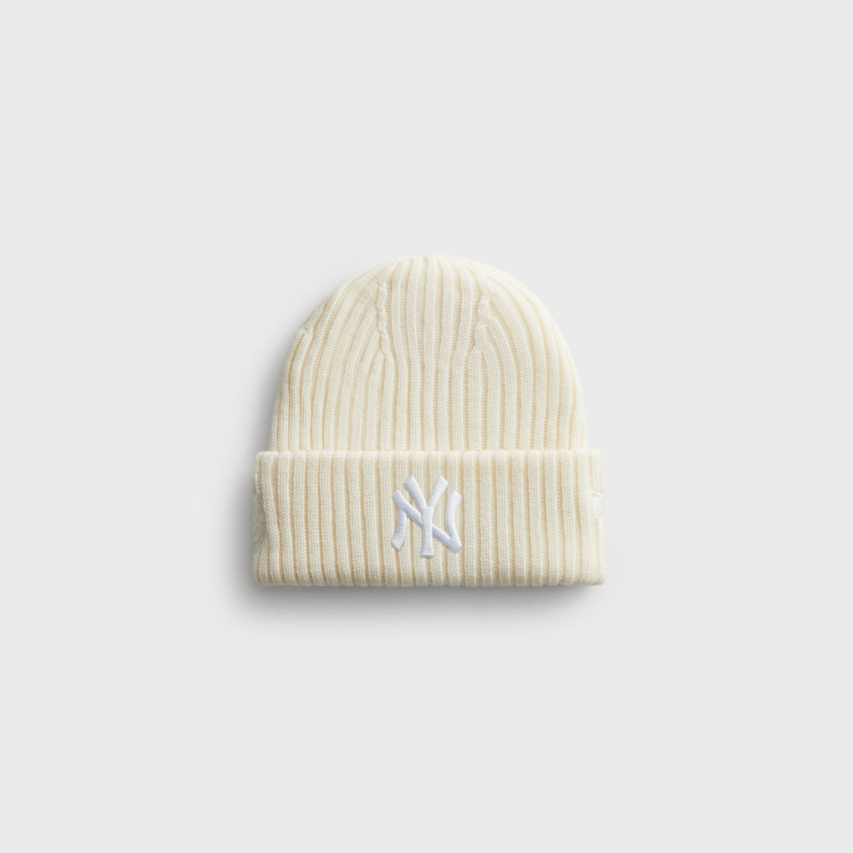 Kith & New Era for the New York Yankees Knit Beanie - Sandrift