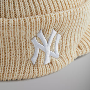 UrlfreezeShops for the New York Yankees Visor Beanie - Sandrift