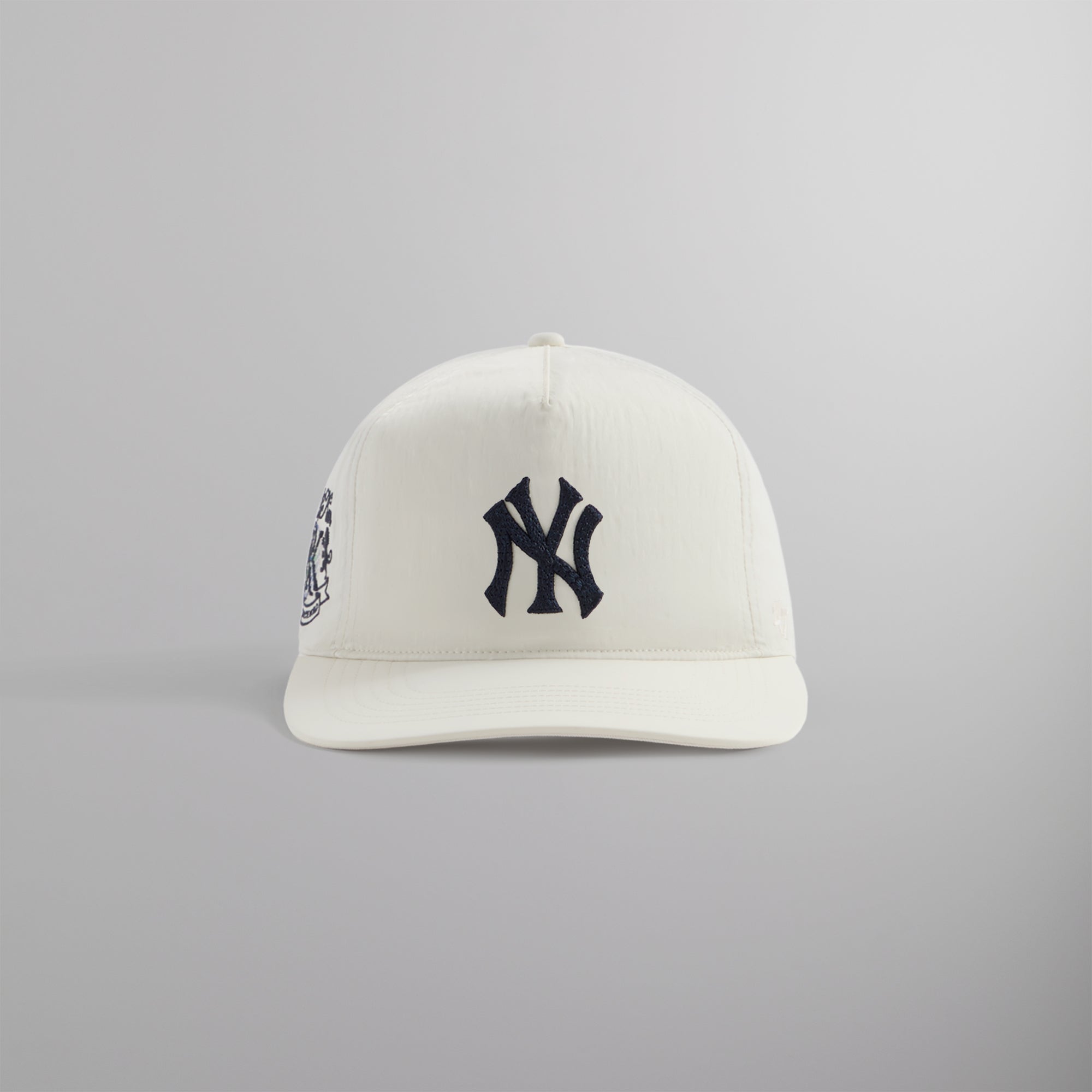 Kith 47 for the New York Yankees Hitch Snapback Sandrift