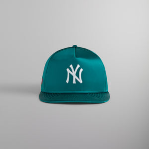 Kith & New Era for the New York Yankees Satin 9FORTY Snapback - Scout