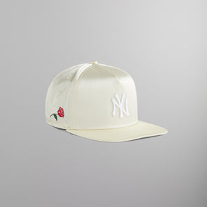 Kith & New Era for the New York Yankees Satin 9FORTY Snapback - Arete