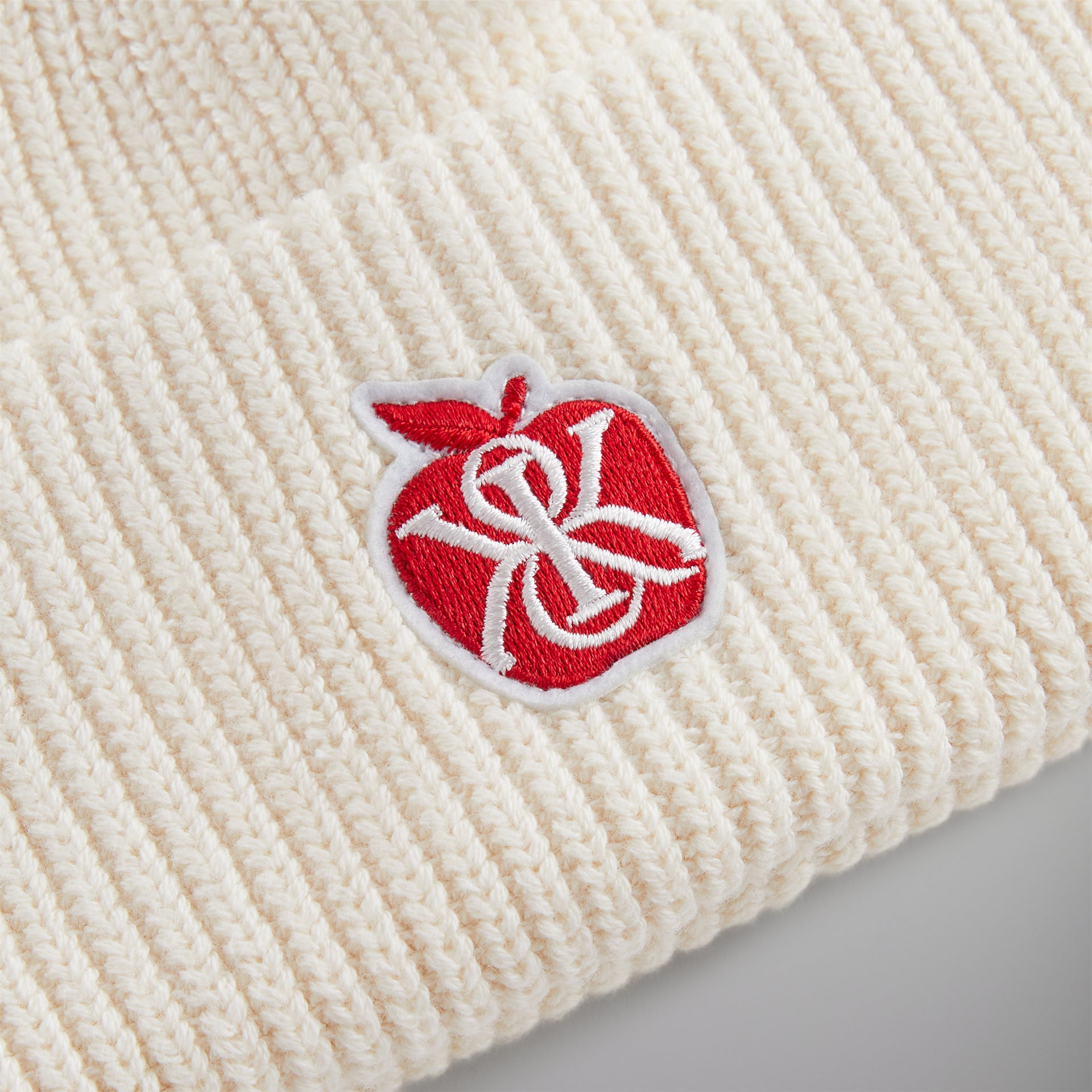 Kith Apple Mia Beanie - Sandrift