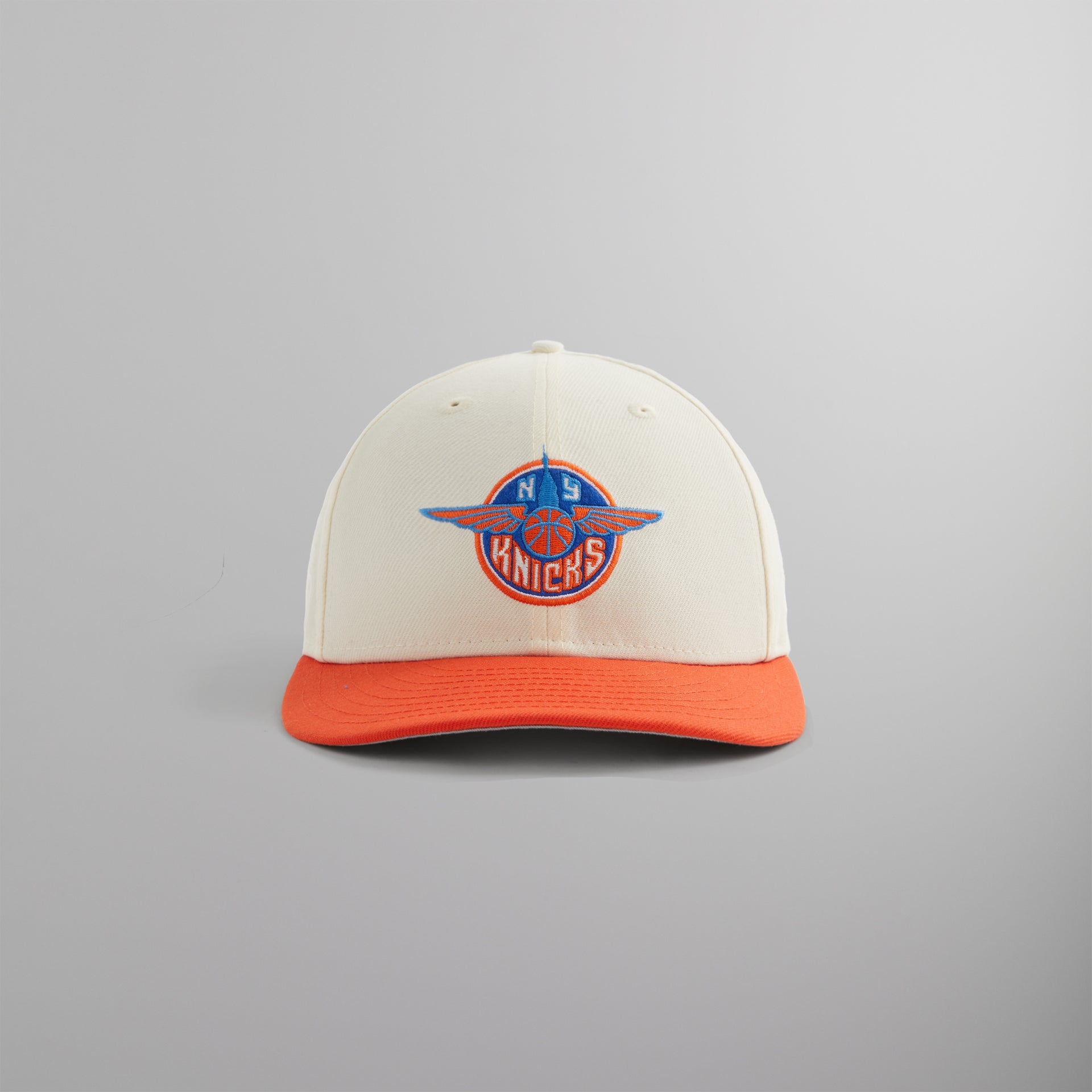 Kith & New Era for the New York Knicks Wings Logo Low Profile 59FIFTY Fitted - Sandrift