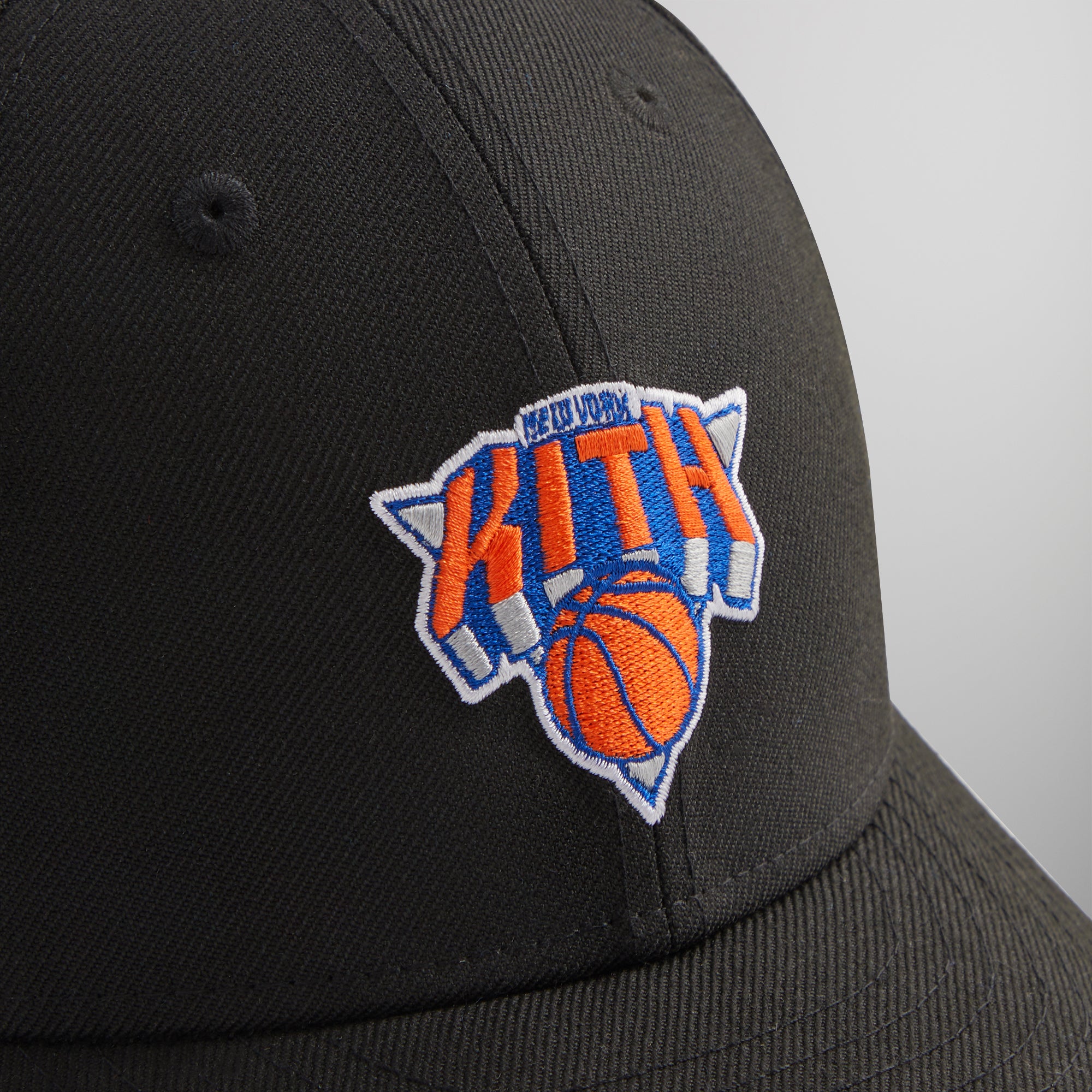 OsundefenderShops & New Era for the New York Knicks Logo Low