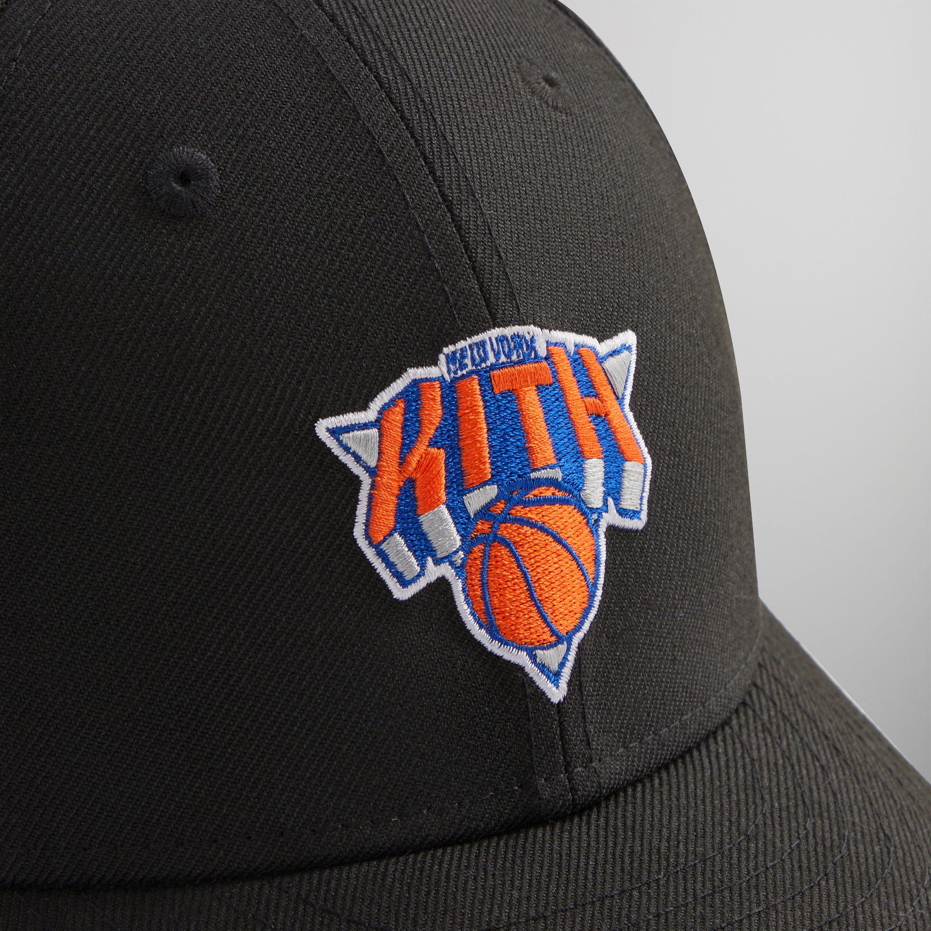 Kith & New Era for the New York Knicks Logo Low Profile 59FIFTY Fitted - Black