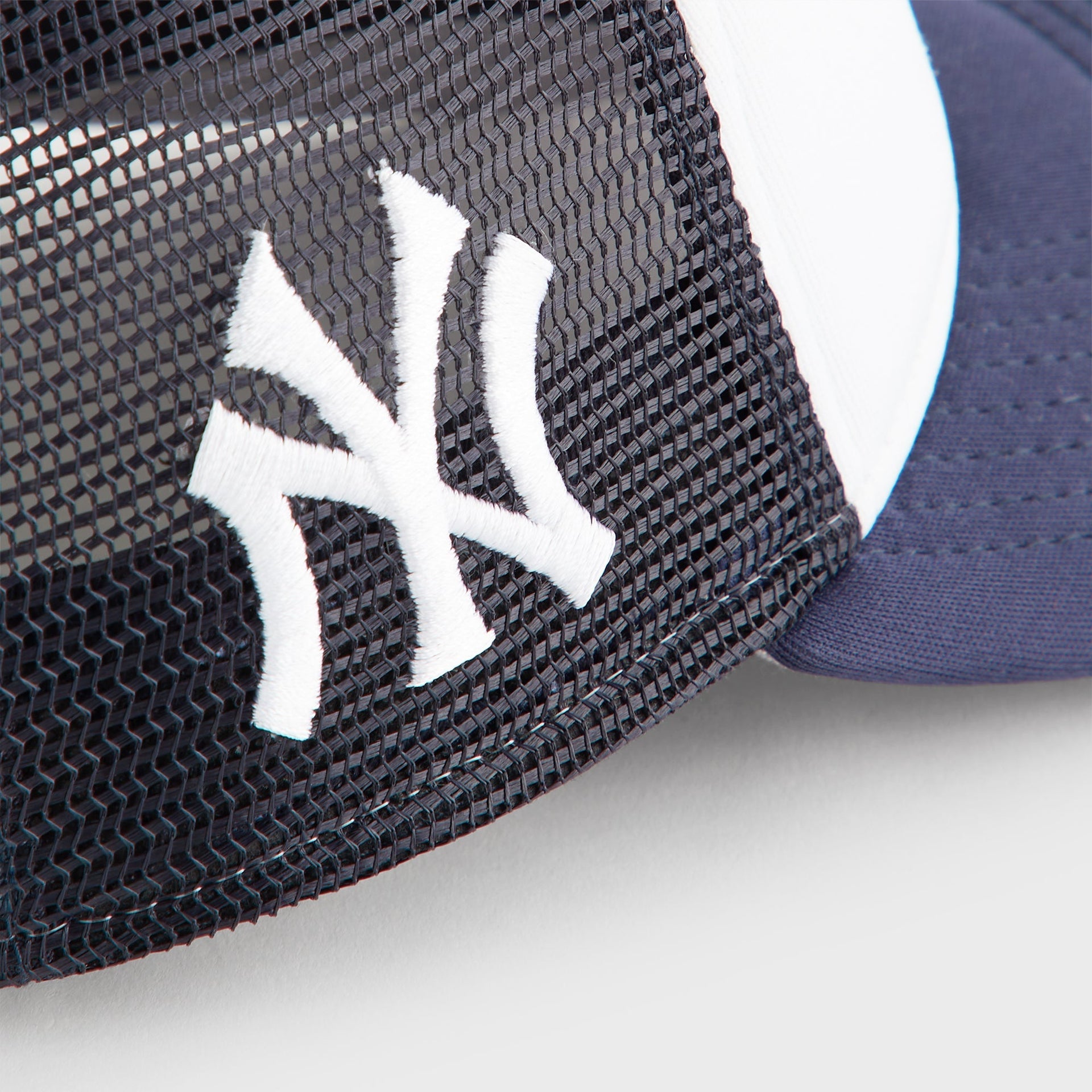 Kith & New Era for the New York Yankees 9FORTY A Frame Trucker Snapback - Nocturnal - PH