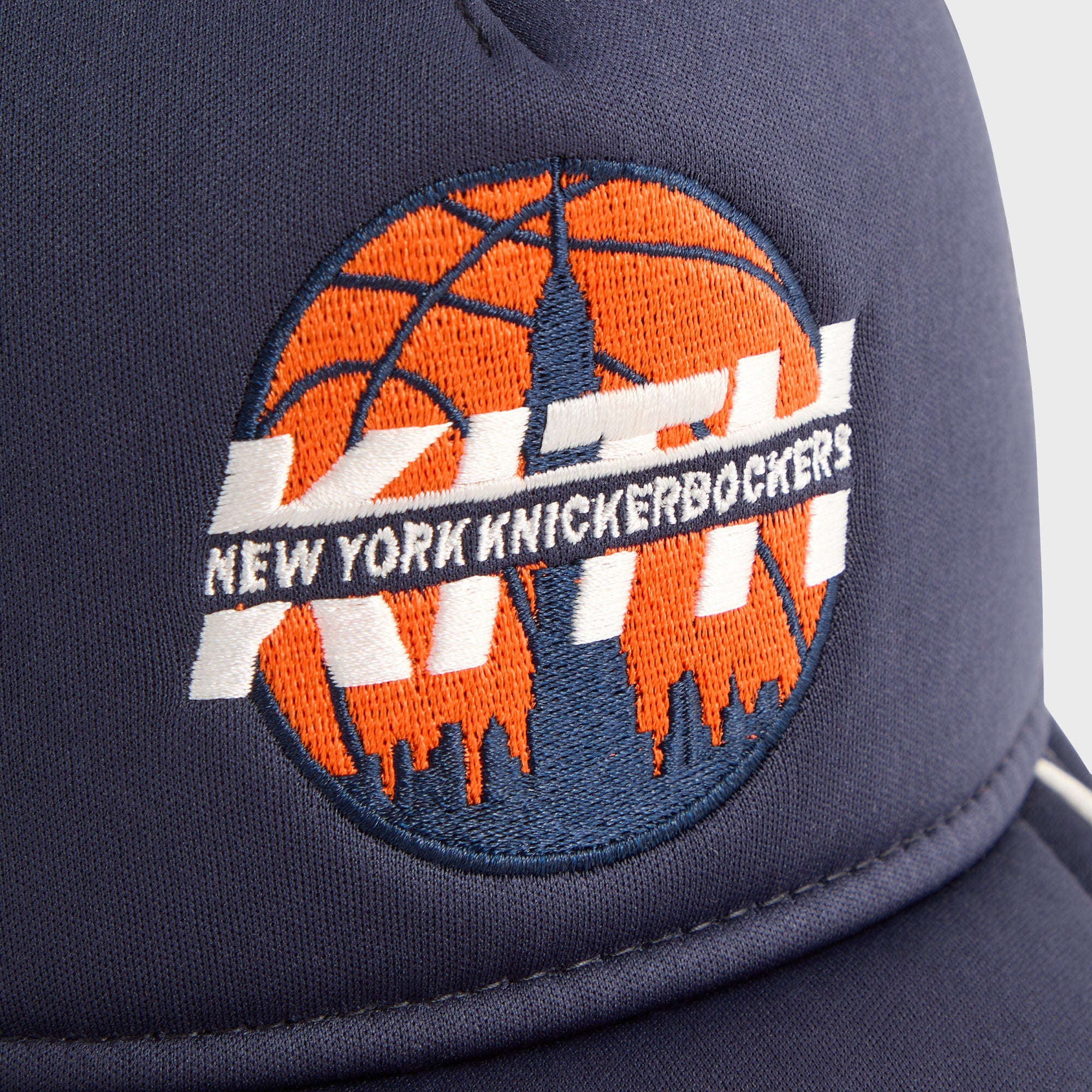 KITH KNICKS メッシュキャップ Kith & New Era for the New York Knicks 9FORTY Trucker Snapback - Noctu