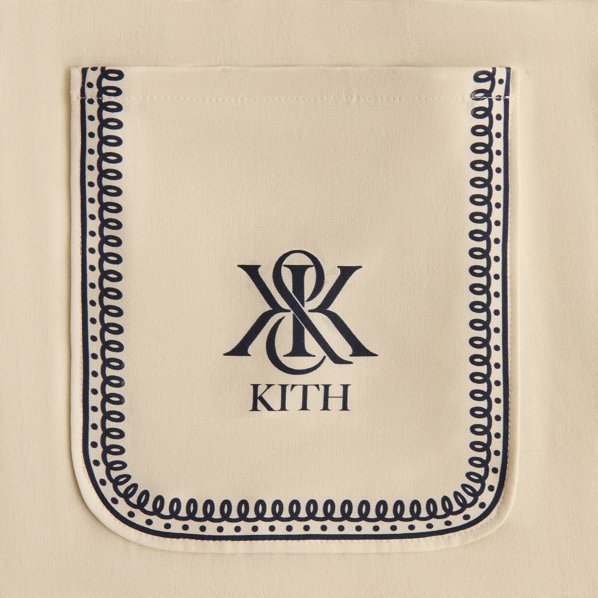 AVENCHUMU \"quilting studs logo bag\" 胡桃兎愛 Quilting studs logo bag – AVENCHUMU （アバンチュウム）